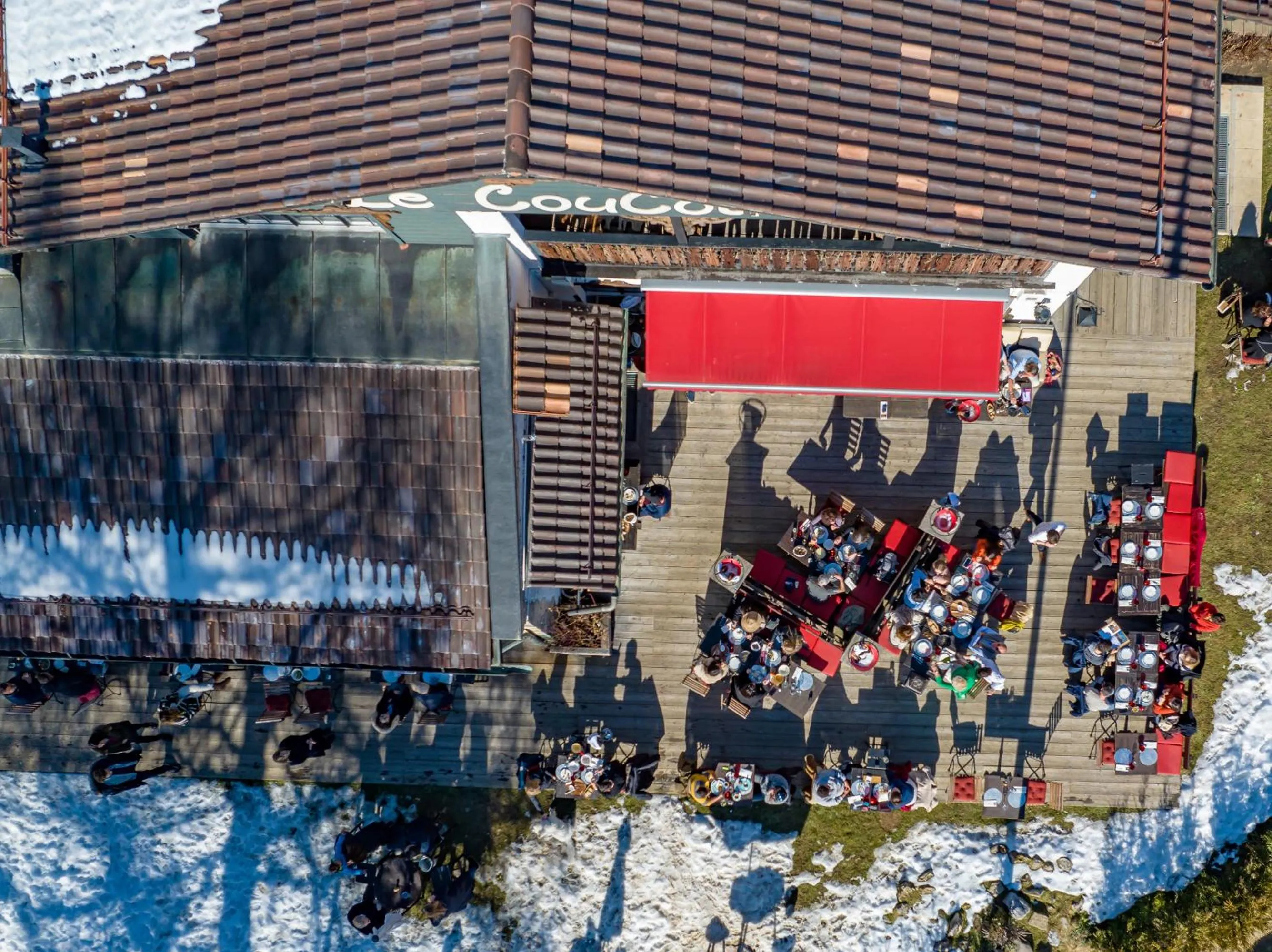 Restaurant/places to eat in Le Coucou Hotel Restaurant & Lounge-Bar