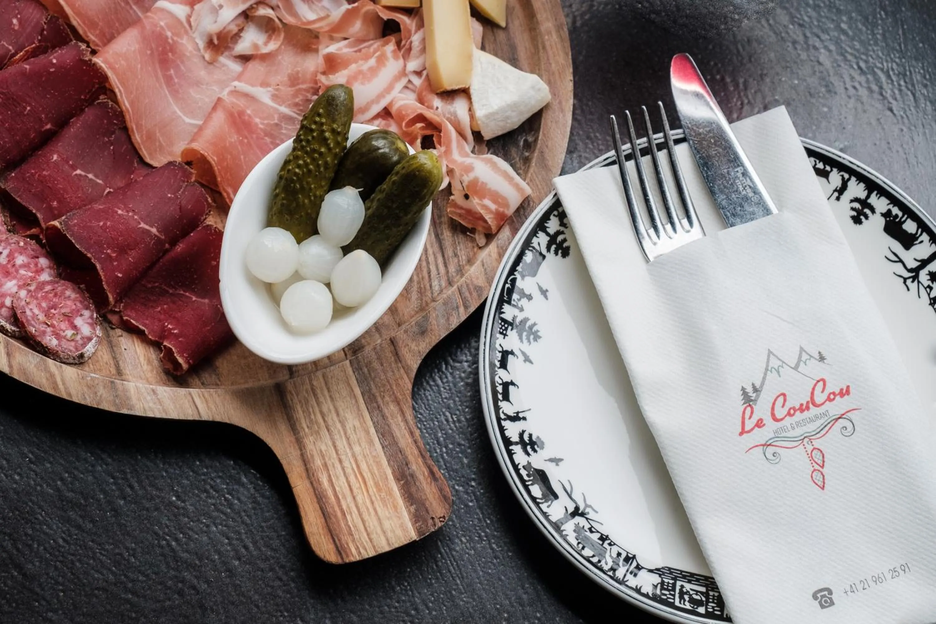 Food and drinks in Le Coucou Hotel Restaurant & Lounge-Bar