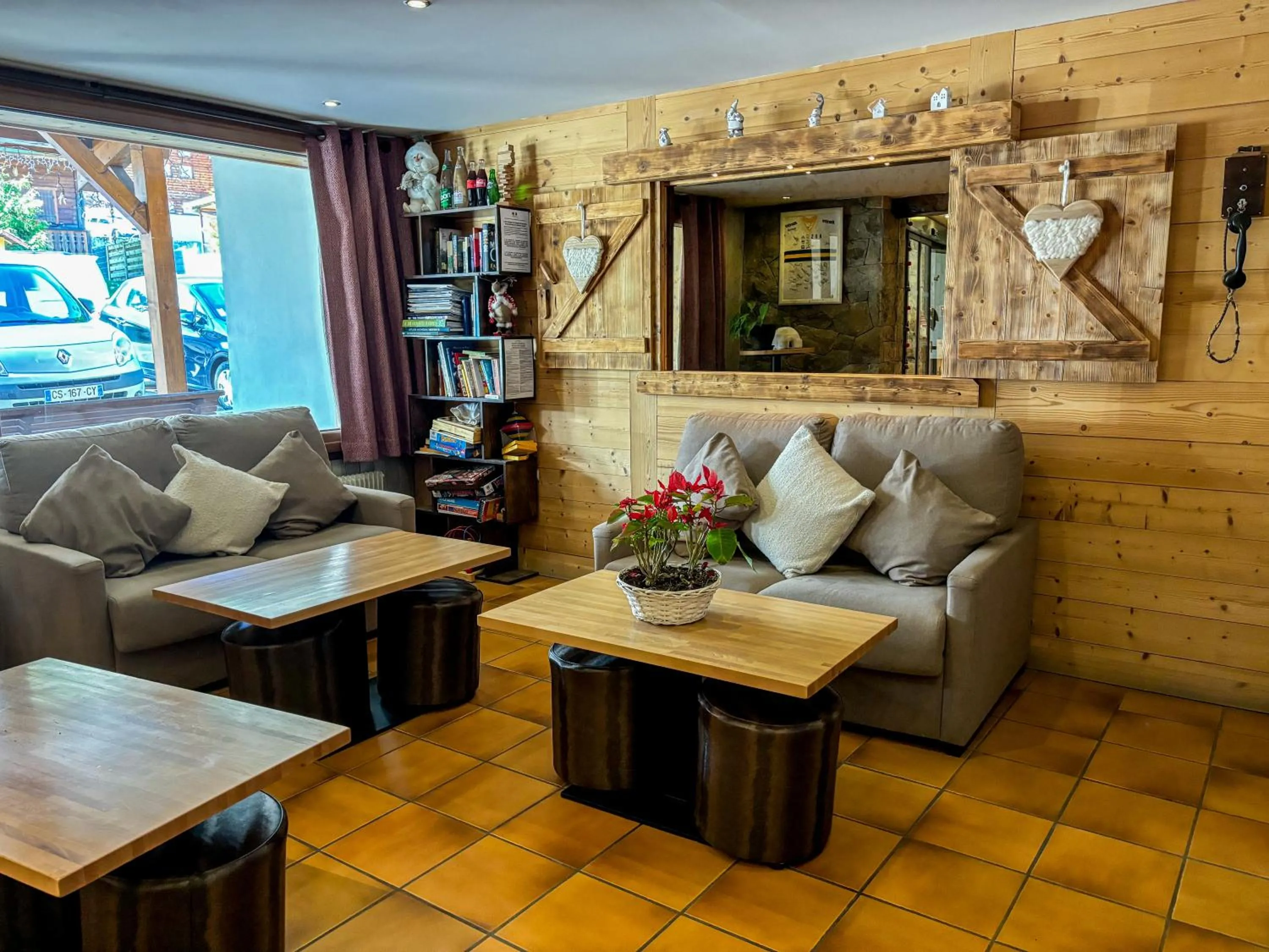 Lounge or bar in Hôtel Igloo
