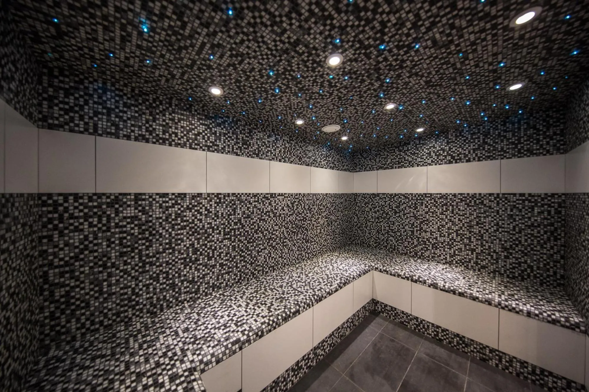 Steam room in Hôtel Igloo