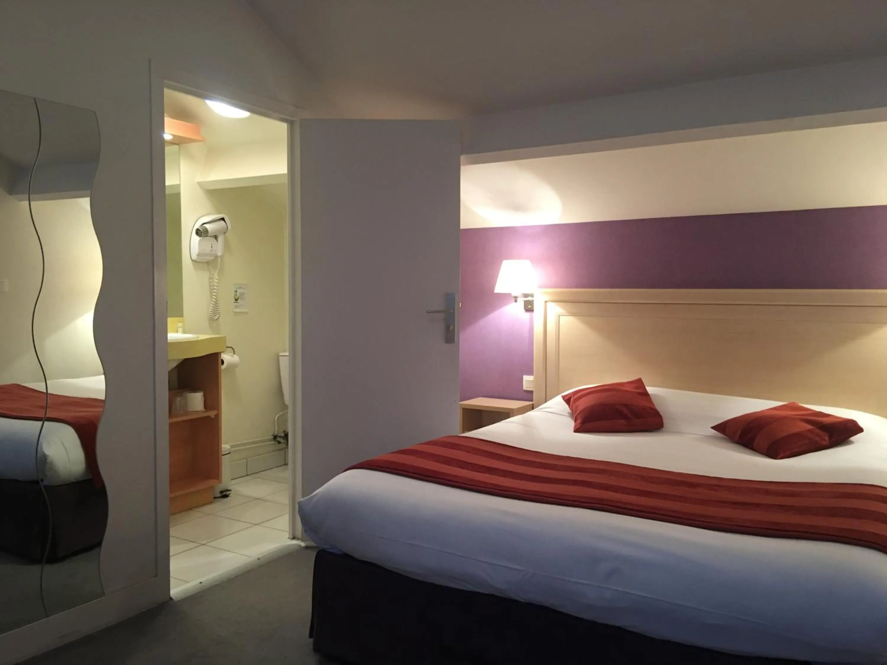 Family Suite in Bagnoles Hotel - Contact Hotel