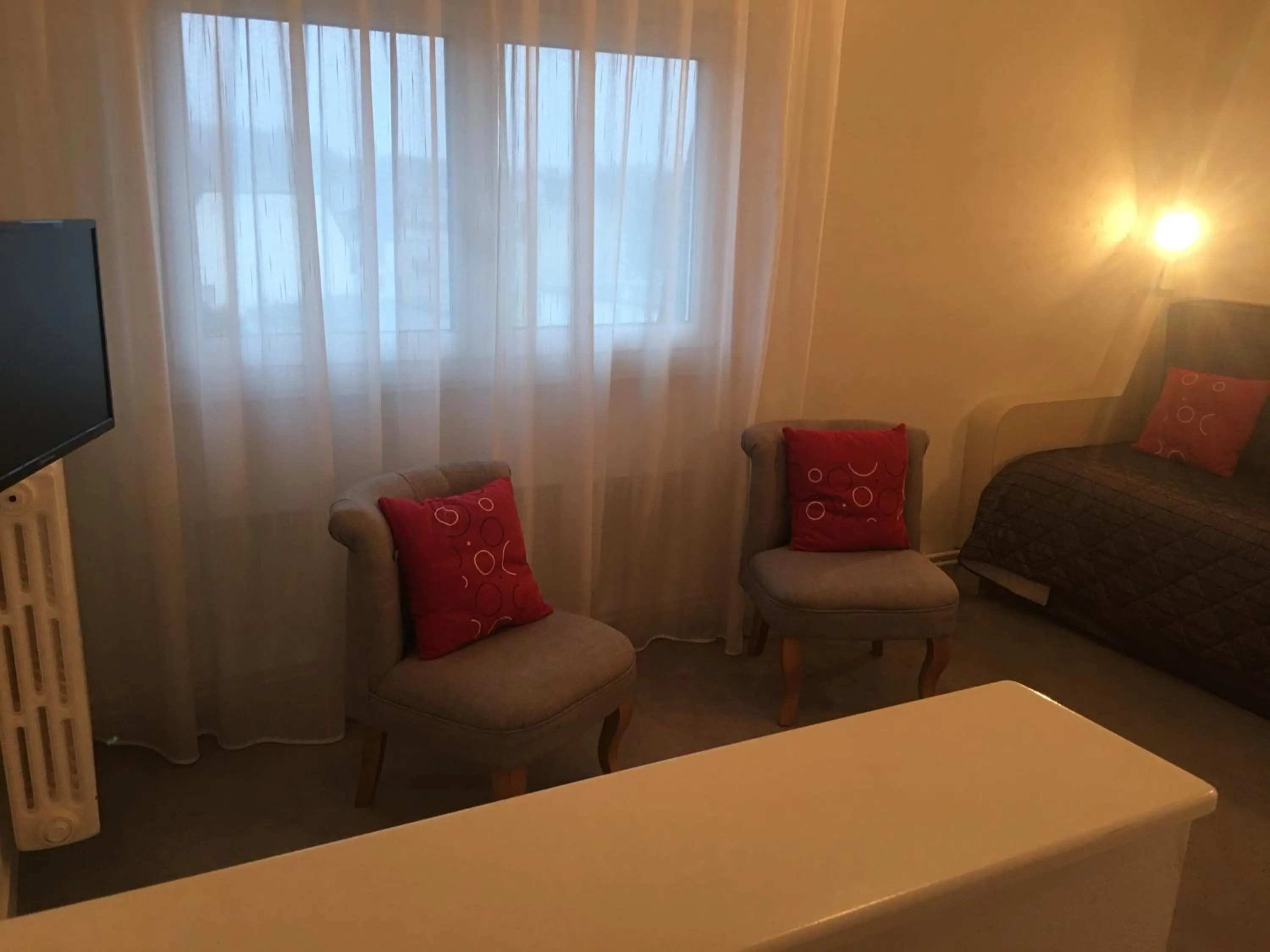 Family Suite in Bagnoles Hotel - Contact Hotel