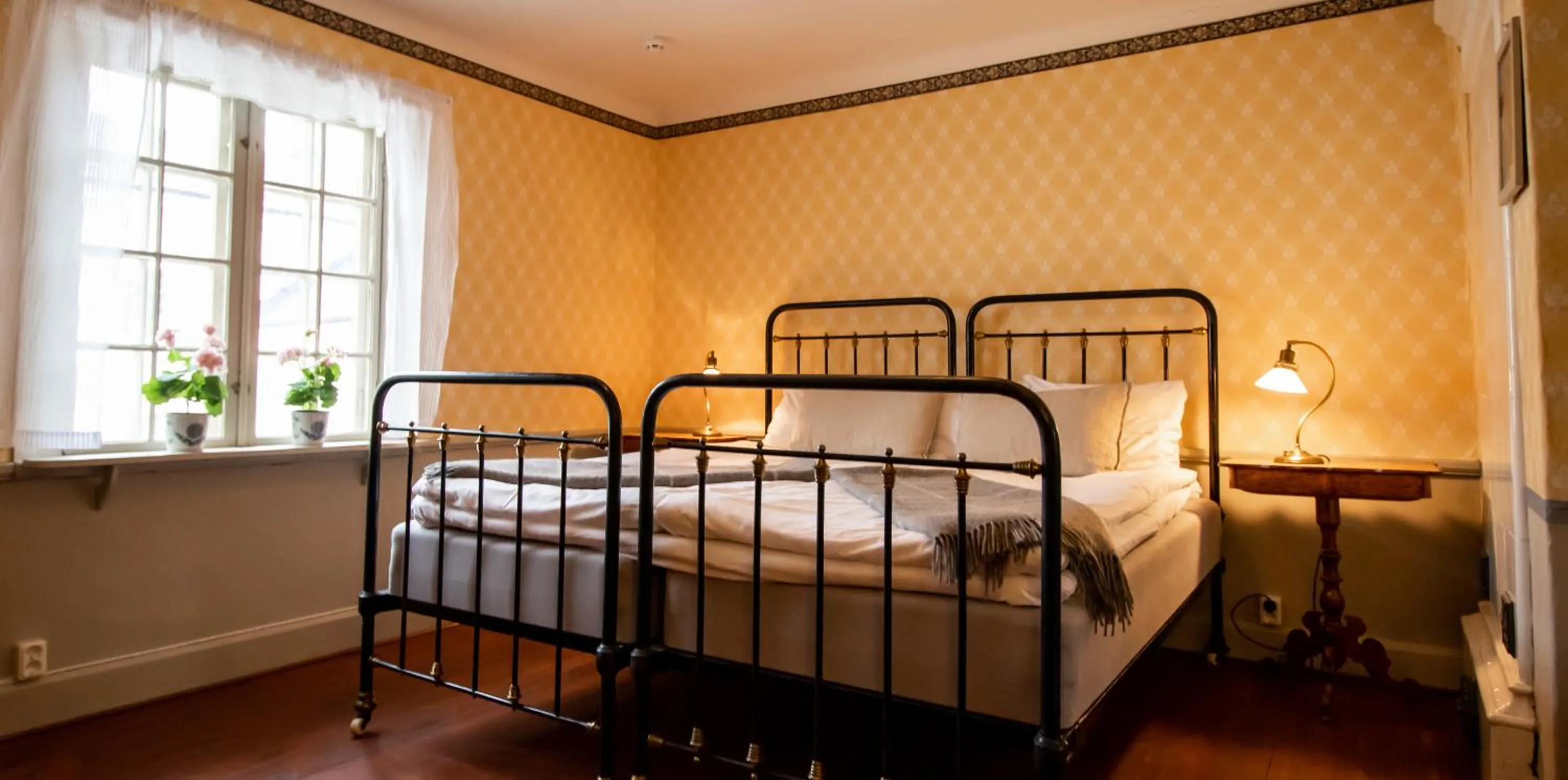 Bed in Hotell Dahlströmska gården