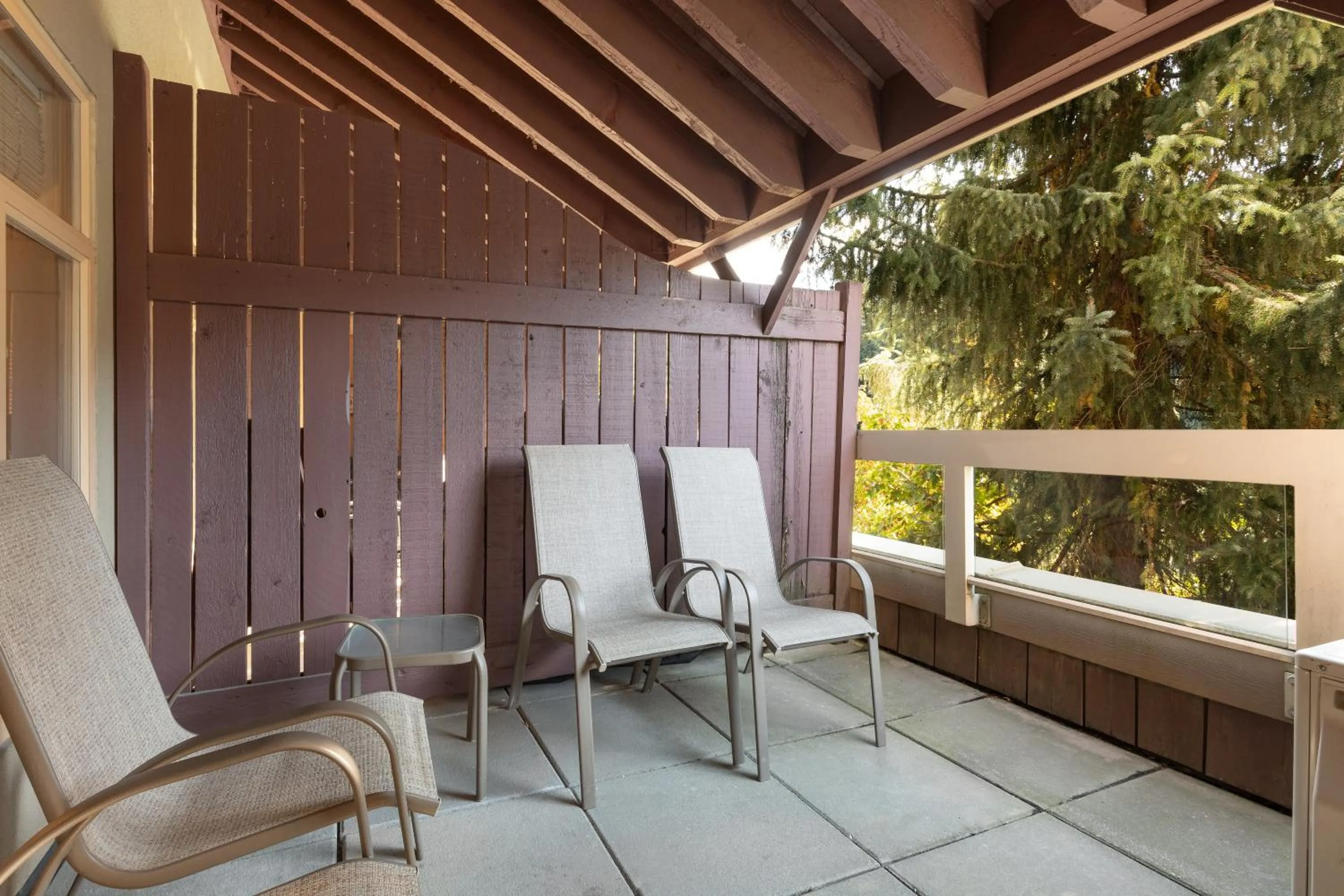 Balcony/Terrace in Tyndall Stone Lodge by Whiski Jack