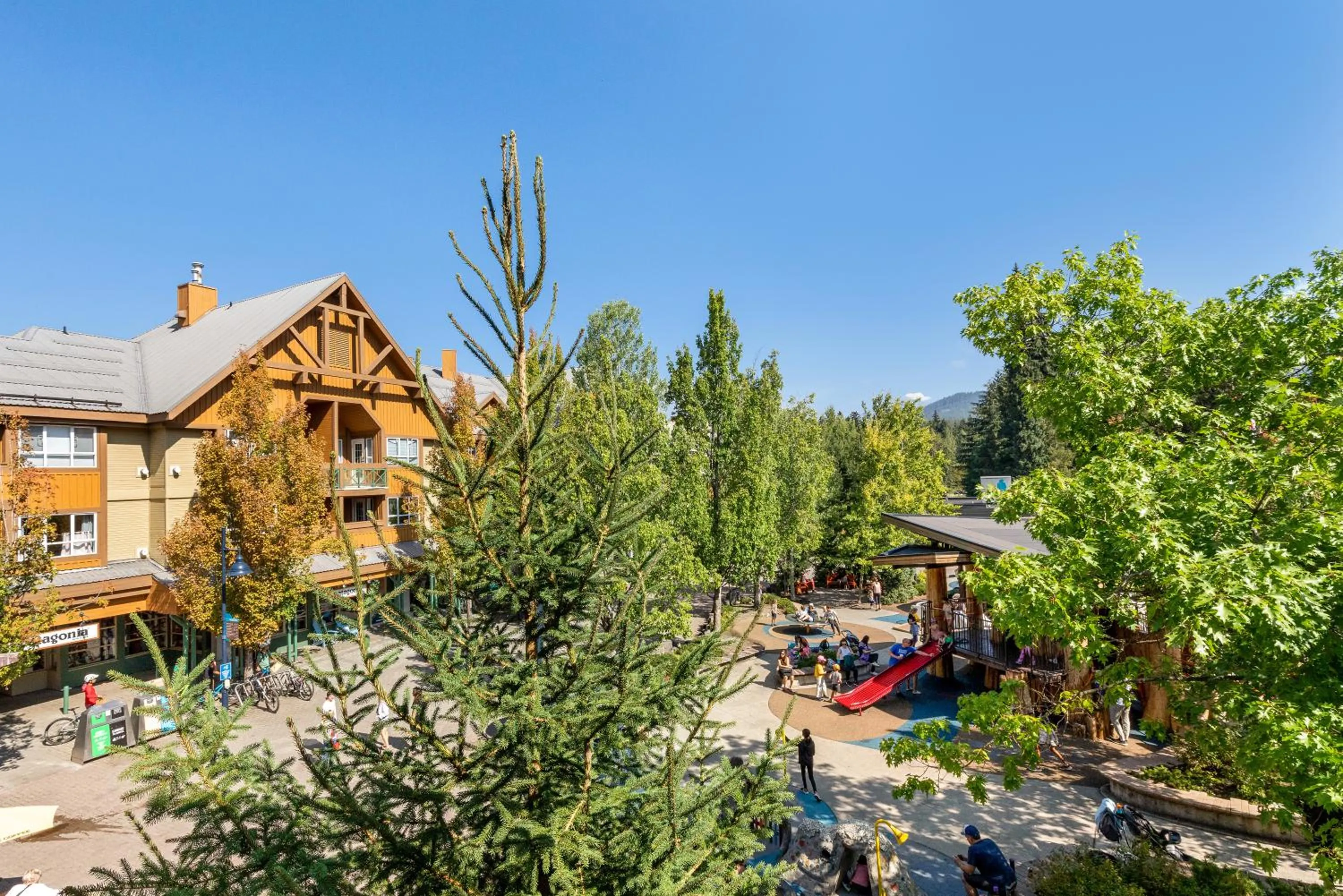 Spring in Tyndall Stone Lodge by Whiski Jack