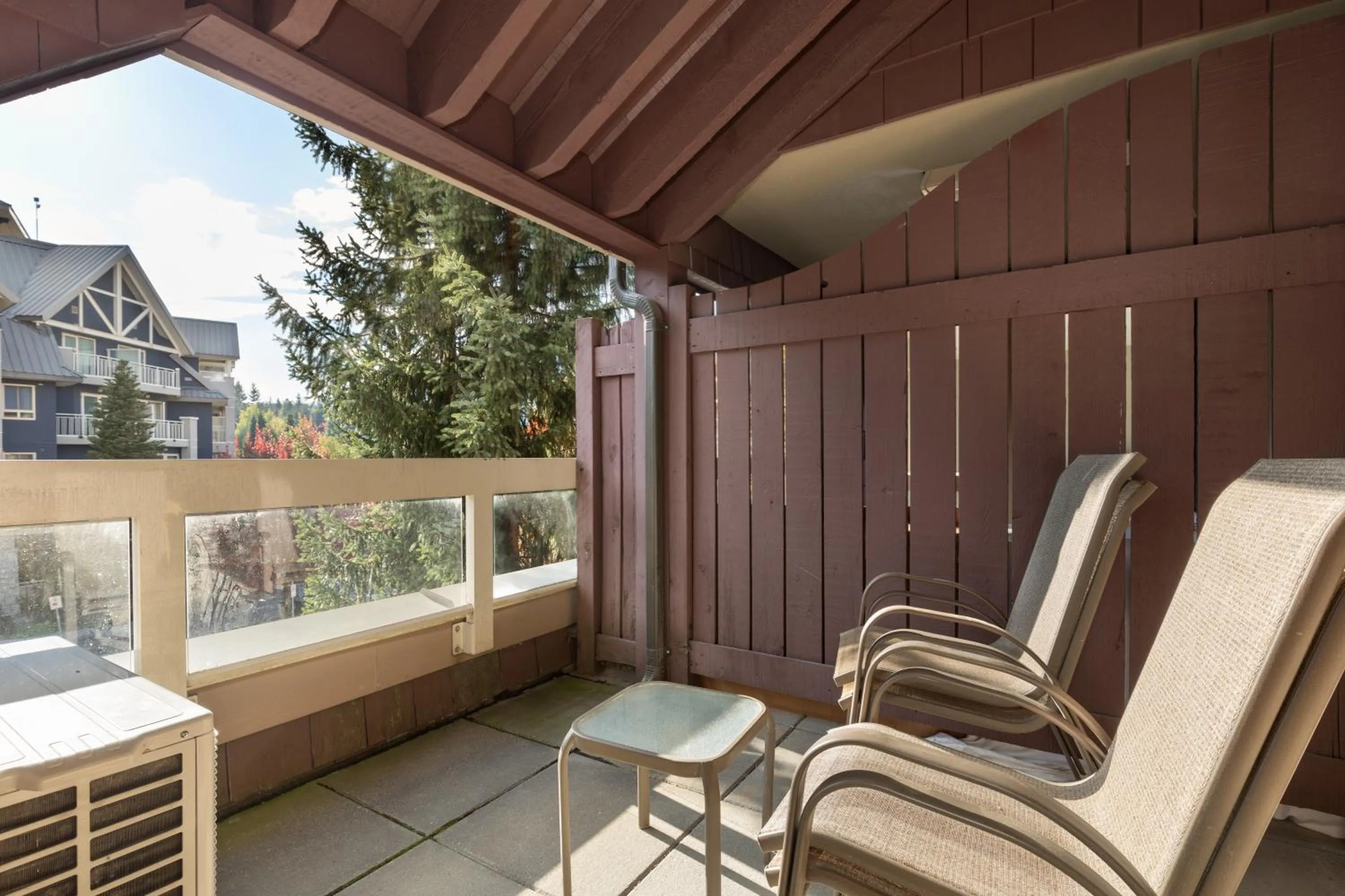Balcony/Terrace in Tyndall Stone Lodge by Whiski Jack