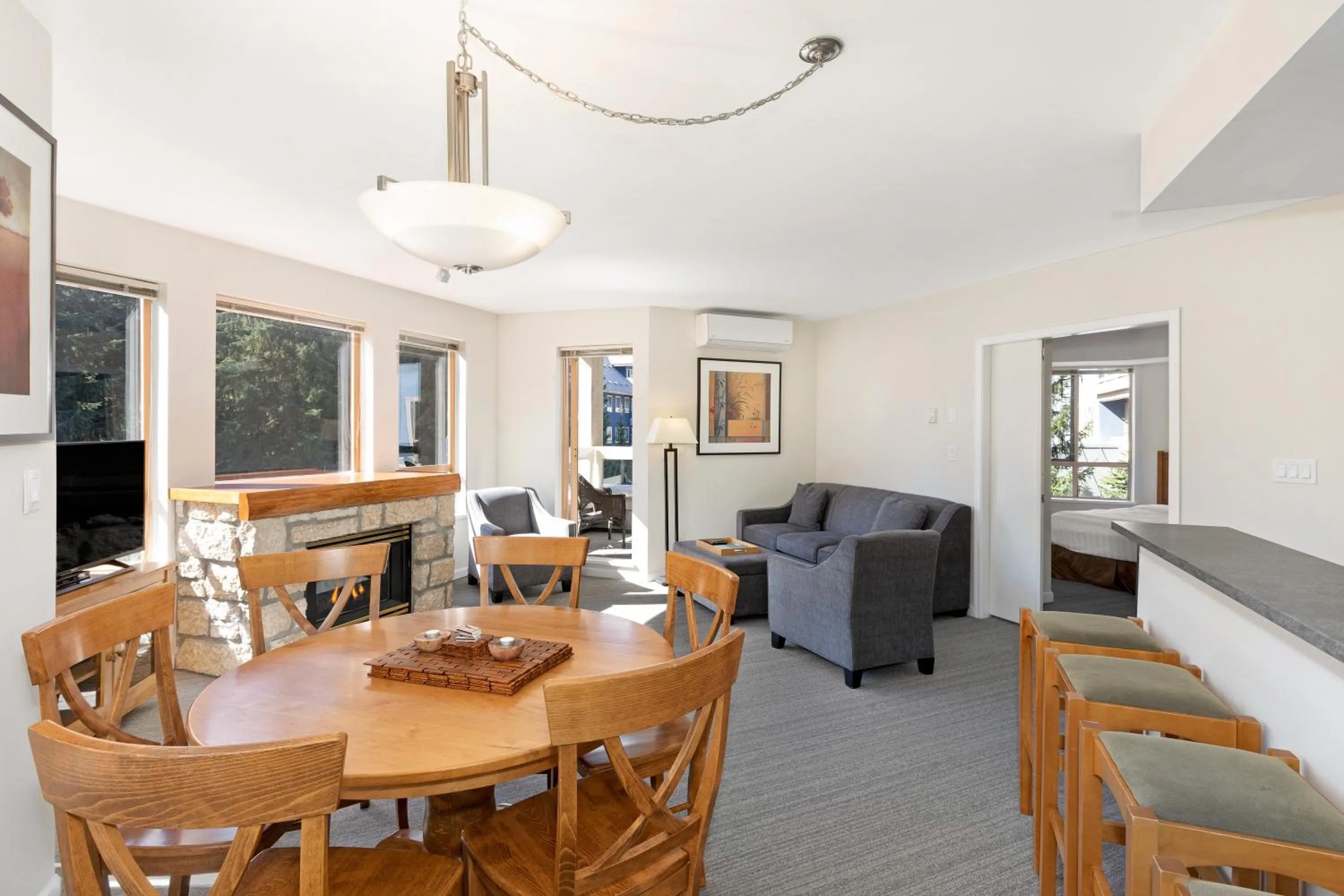 Living room in Tyndall Stone Lodge by Whiski Jack