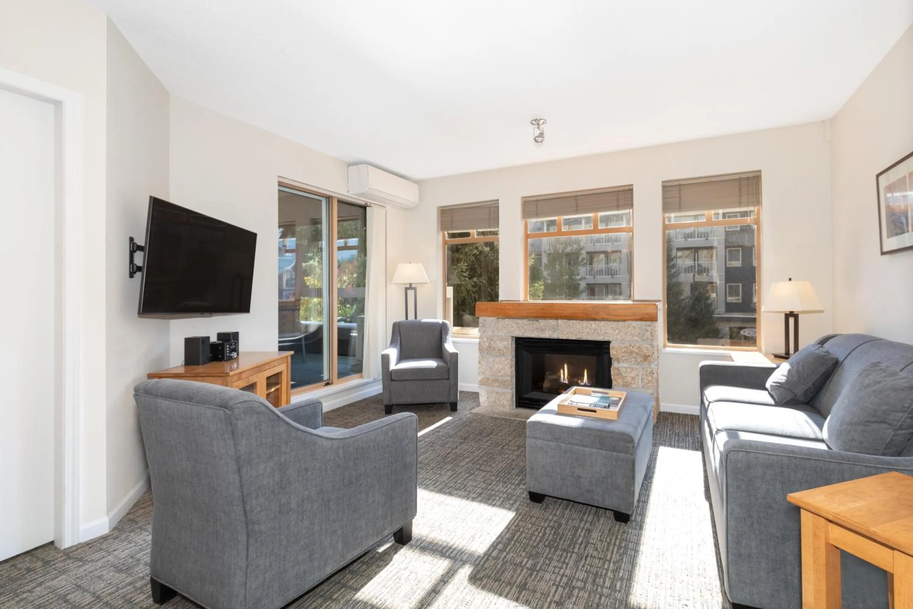 Living room in Tyndall Stone Lodge by Whiski Jack