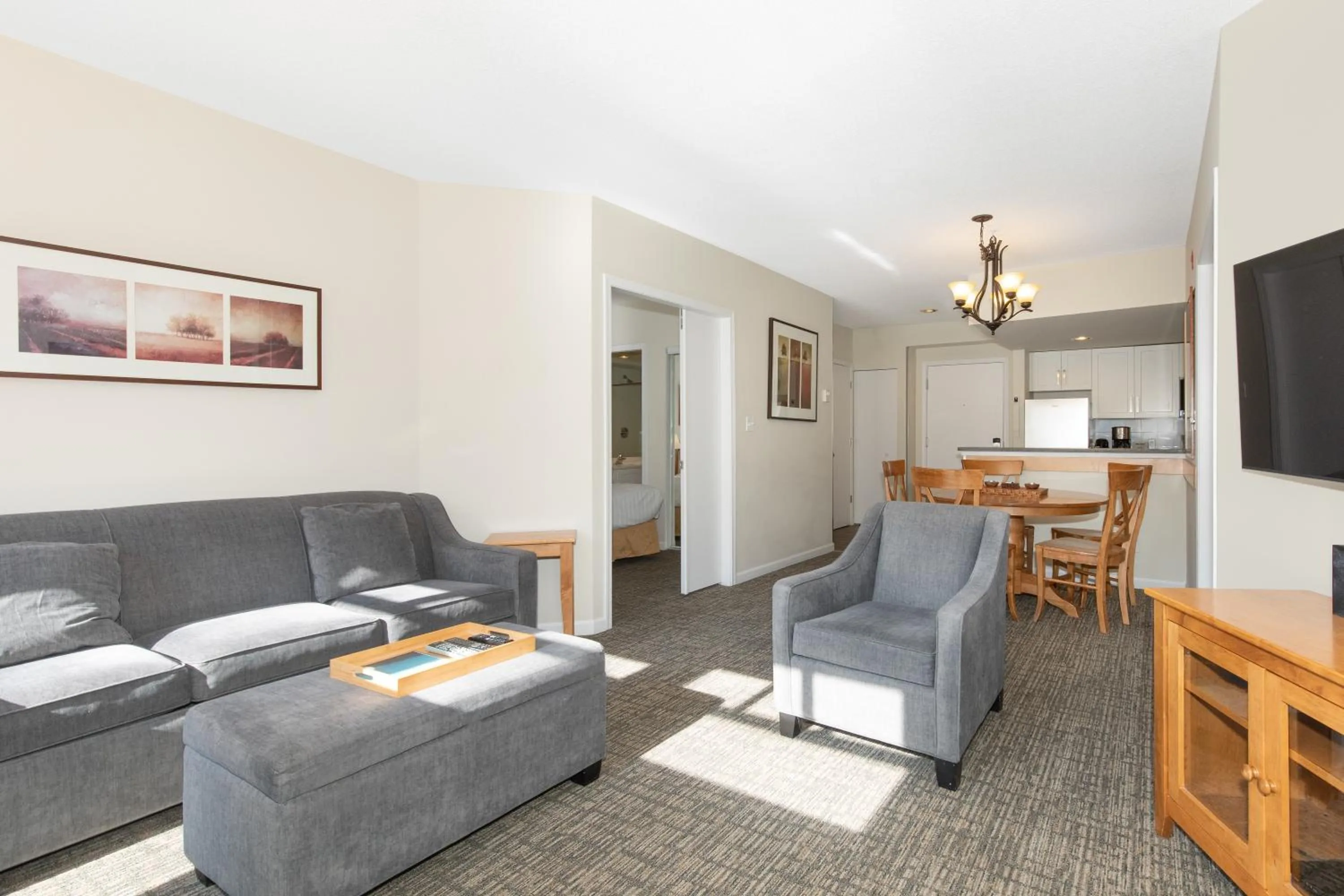 Living room in Tyndall Stone Lodge by Whiski Jack