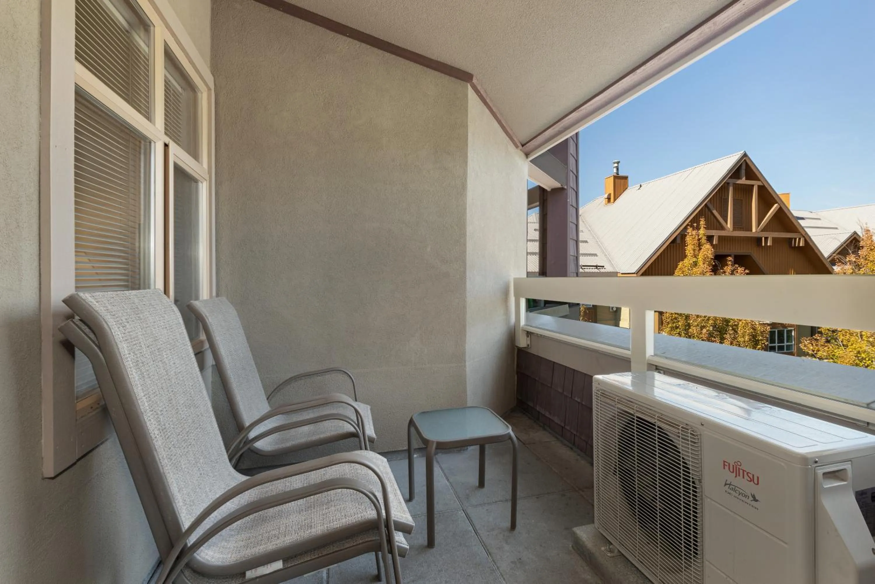 Patio in Tyndall Stone Lodge by Whiski Jack