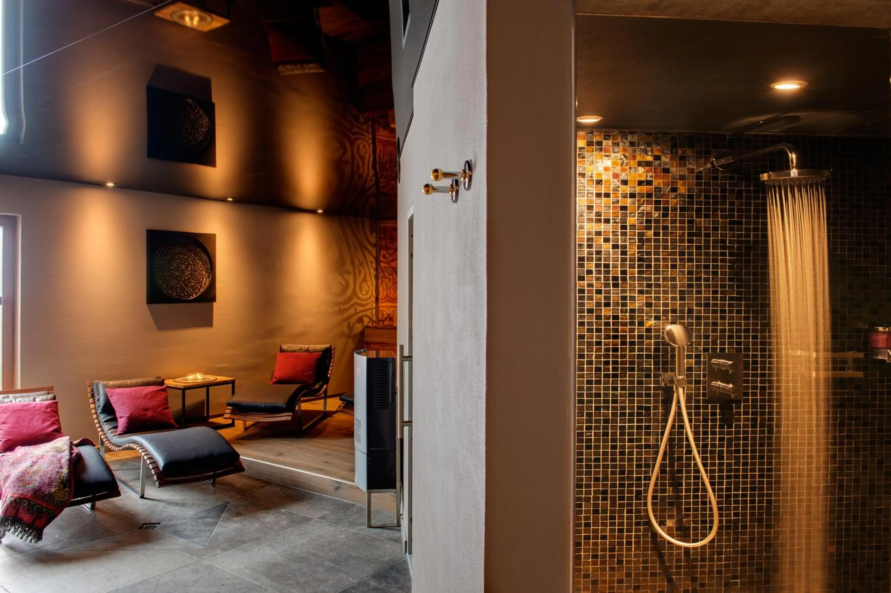 Steam room in 22 Summits Apartments