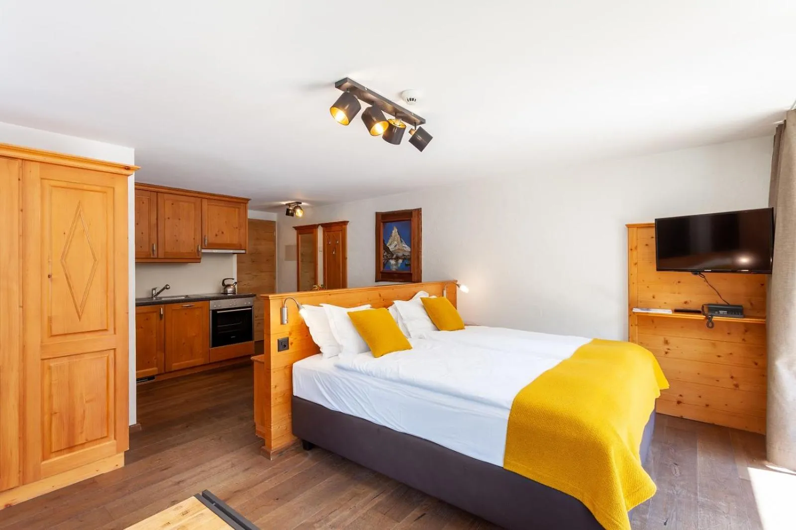 Bed in 22 Summits Apartments