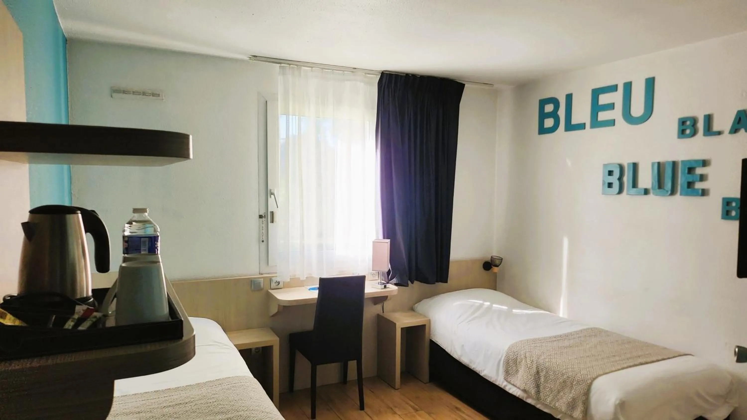 Bedroom, Bed in Hôtel Relais d'Étretat