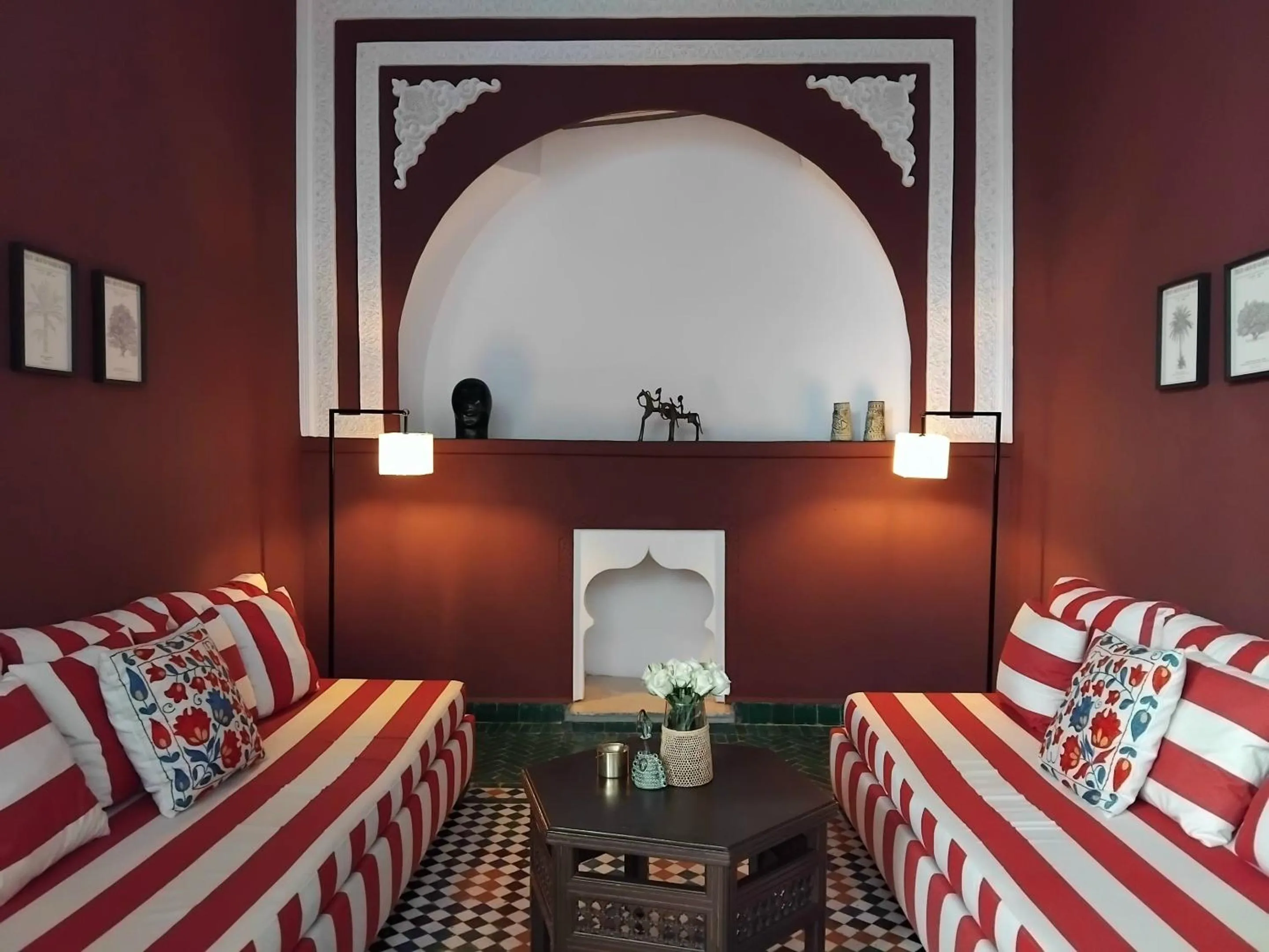 Patio, Bed in Riad Yakimour