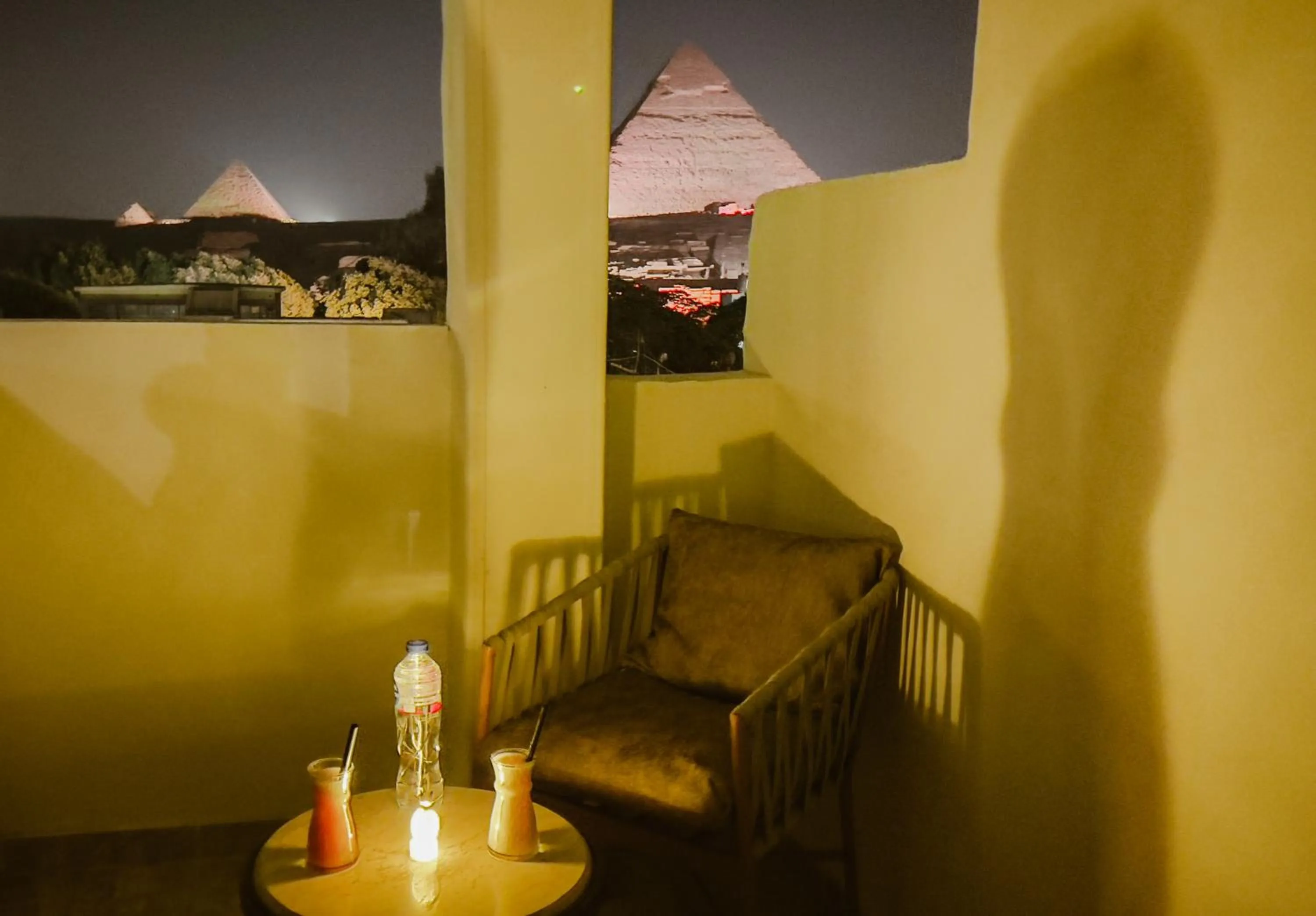 Night in Giza Pyramids Inn
