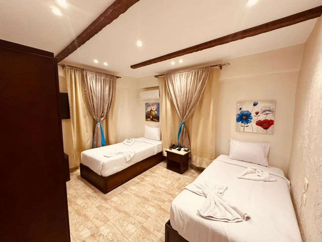 Bed in Giza Pyramids Inn