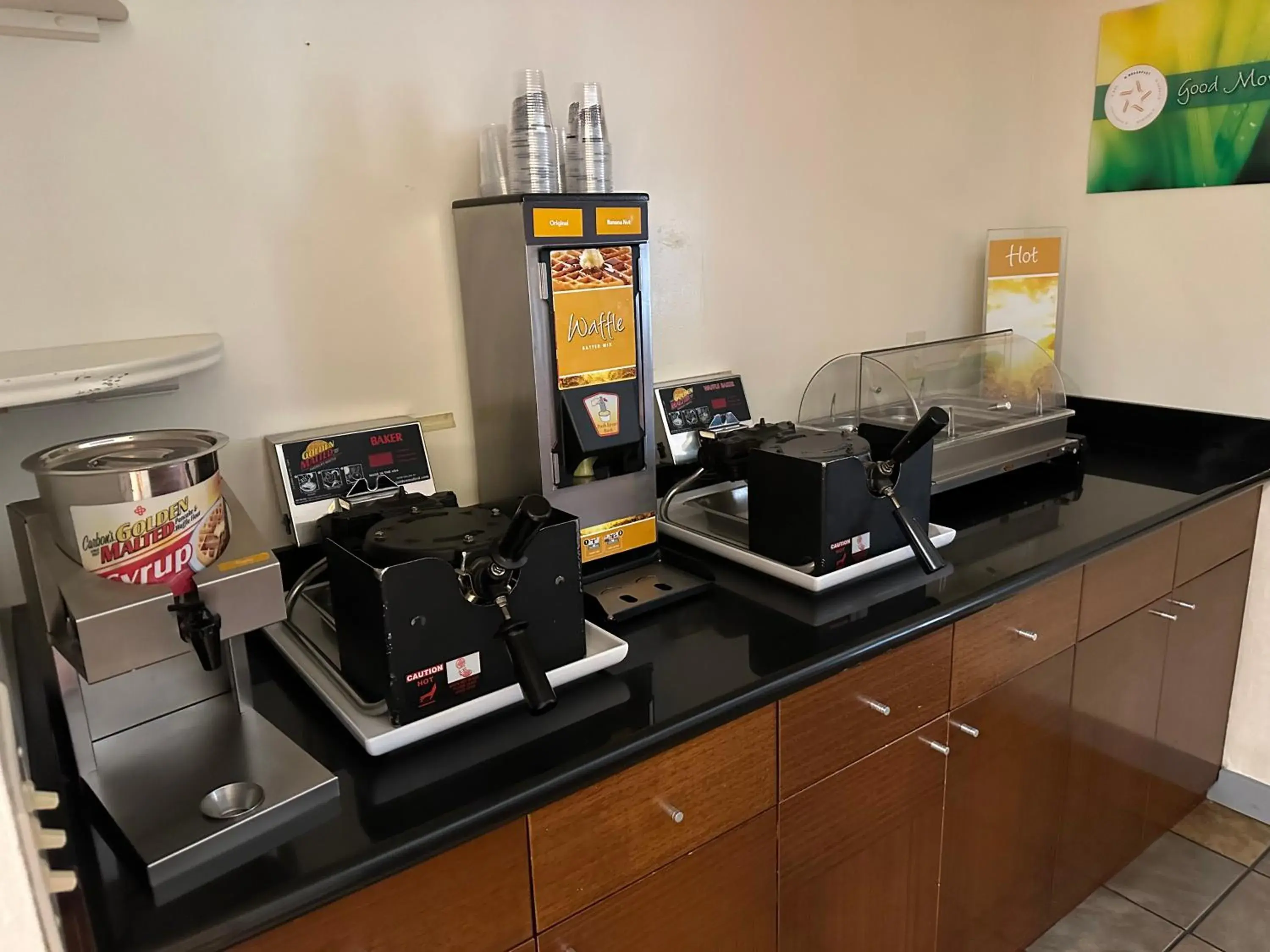 Breakfast in Quality Inn & Suites Everett Breakfast in Quality Inn & Suites Everett