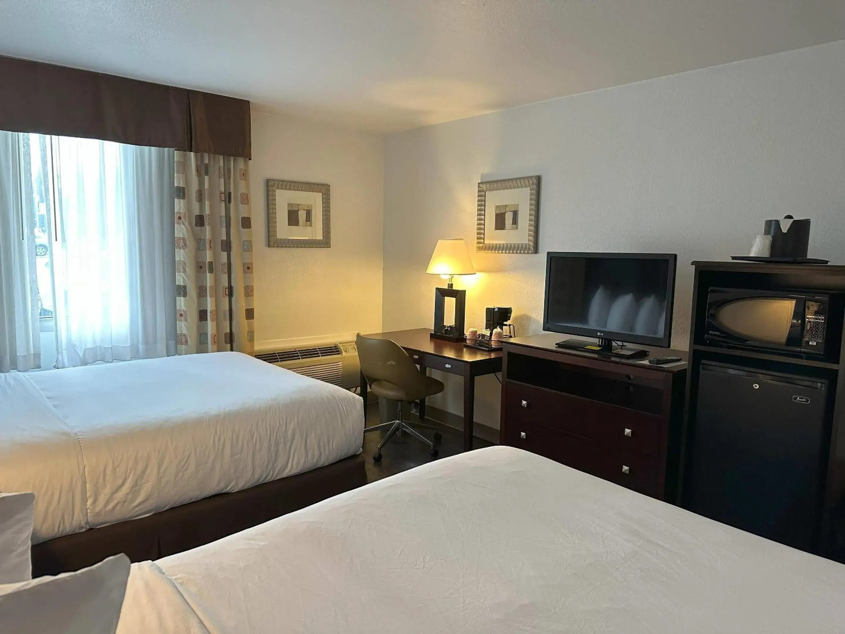 Bedroom, Bed in Quality Inn & Suites Everett Bedroom, Bed in Quality Inn & Suites Everett