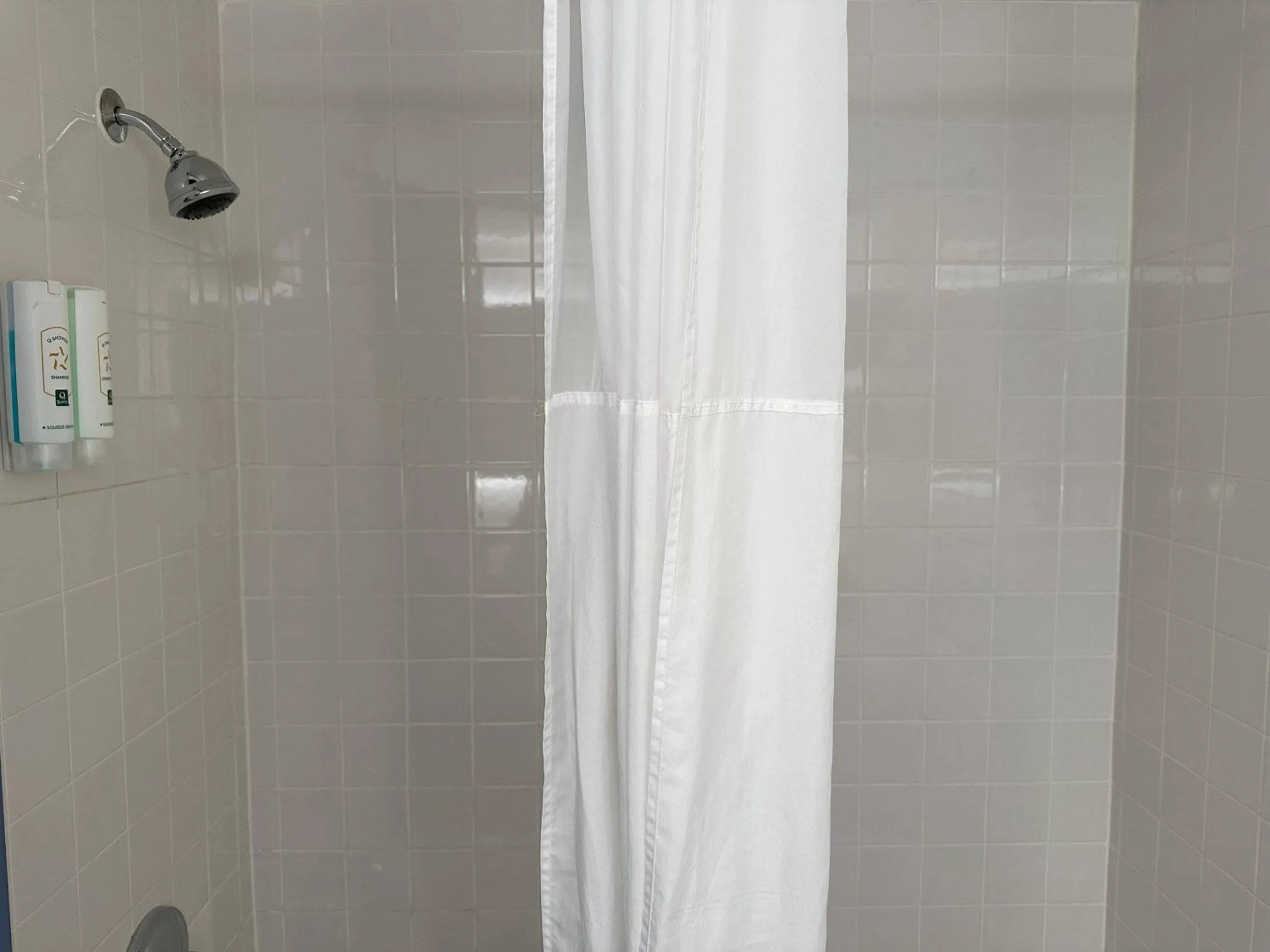 Bedroom in Quality Inn & Suites Everett