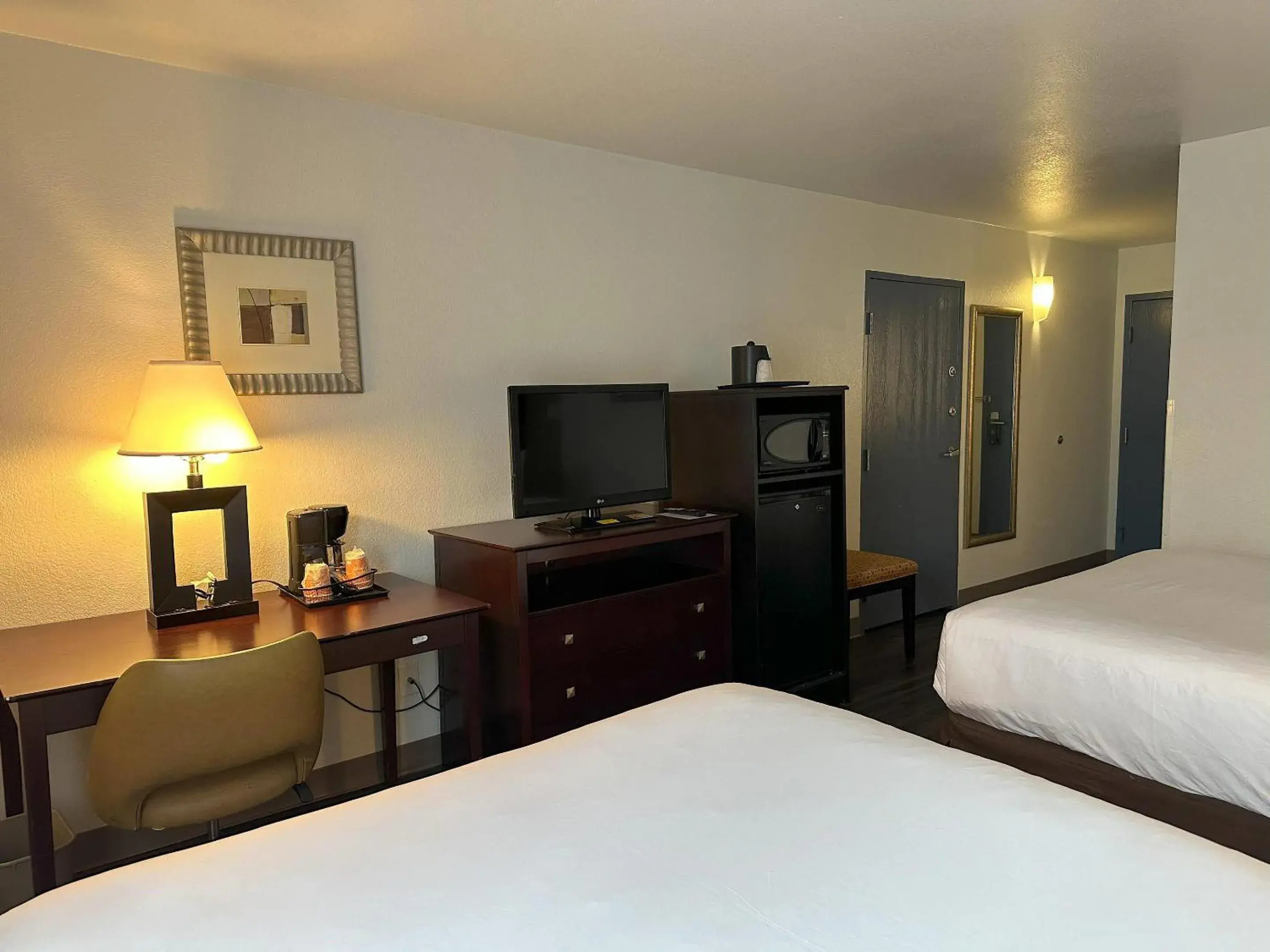 Bedroom, Bed in Quality Inn & Suites Everett Bedroom, Bed in Quality Inn & Suites Everett