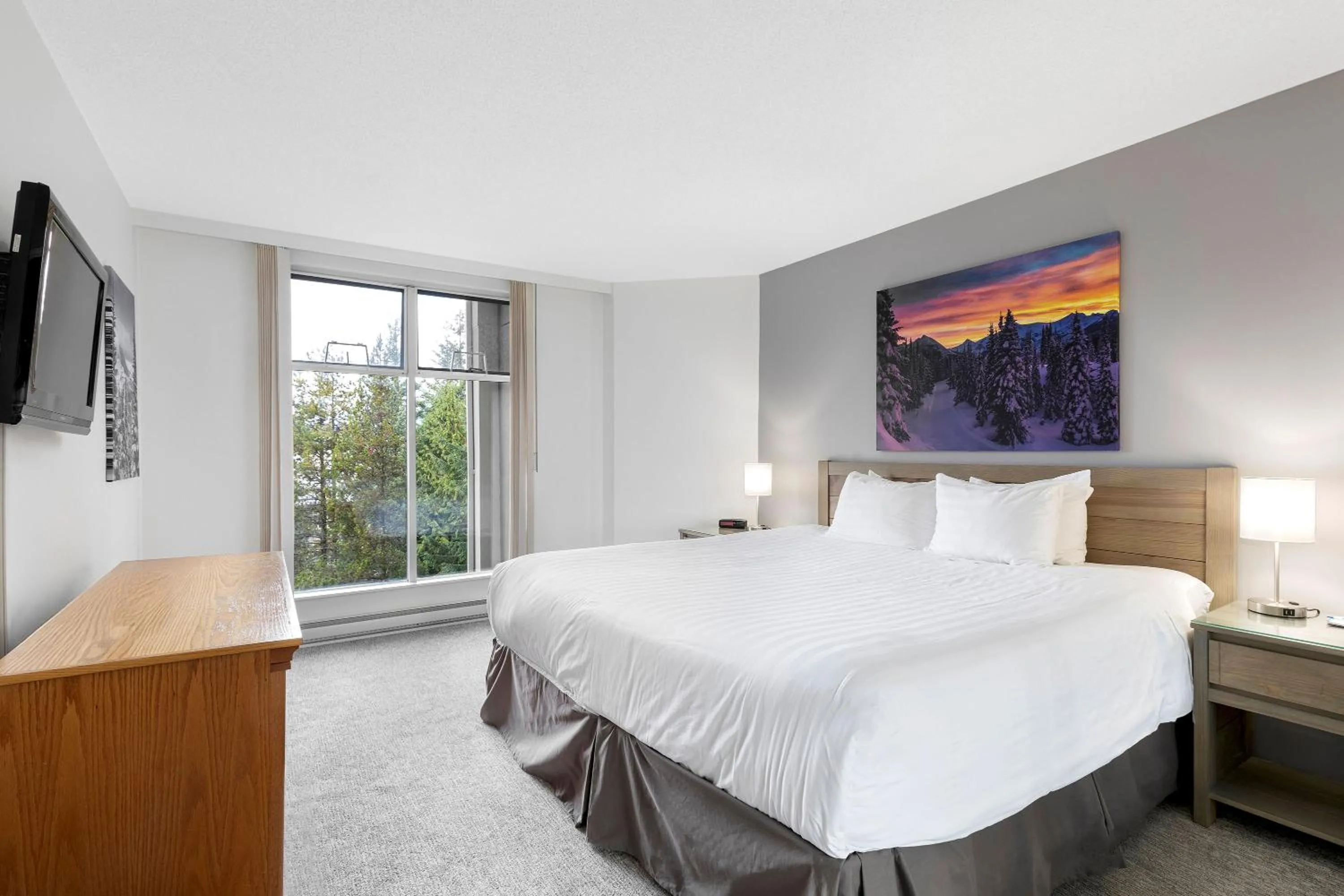 Bedroom, Bed in The Woodrun Lodge by Whiski Jack