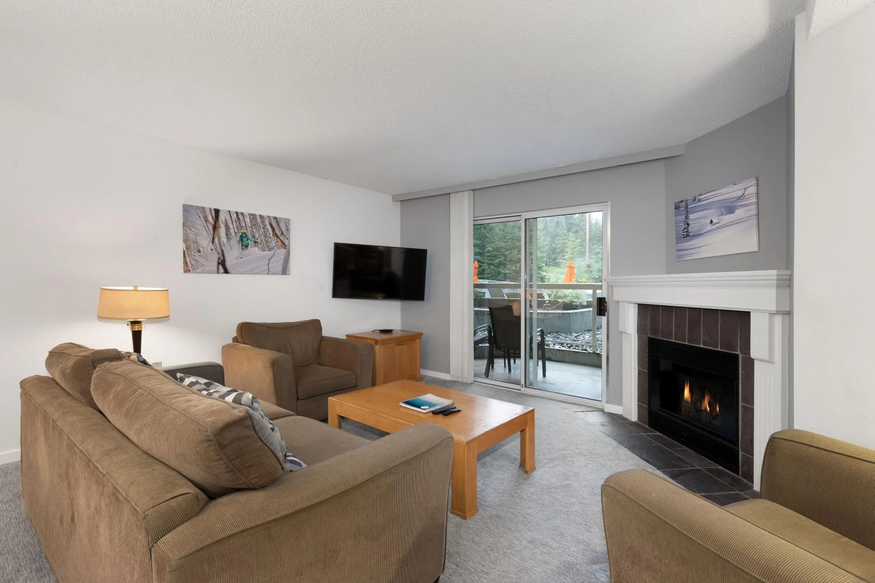 Living room in The Woodrun Lodge by Whiski Jack