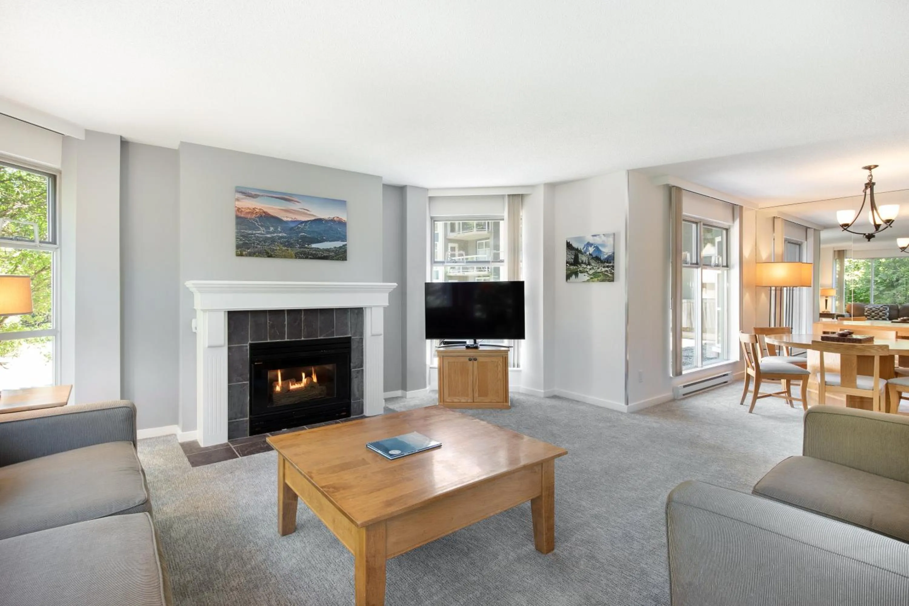 Living room in The Woodrun Lodge by Whiski Jack