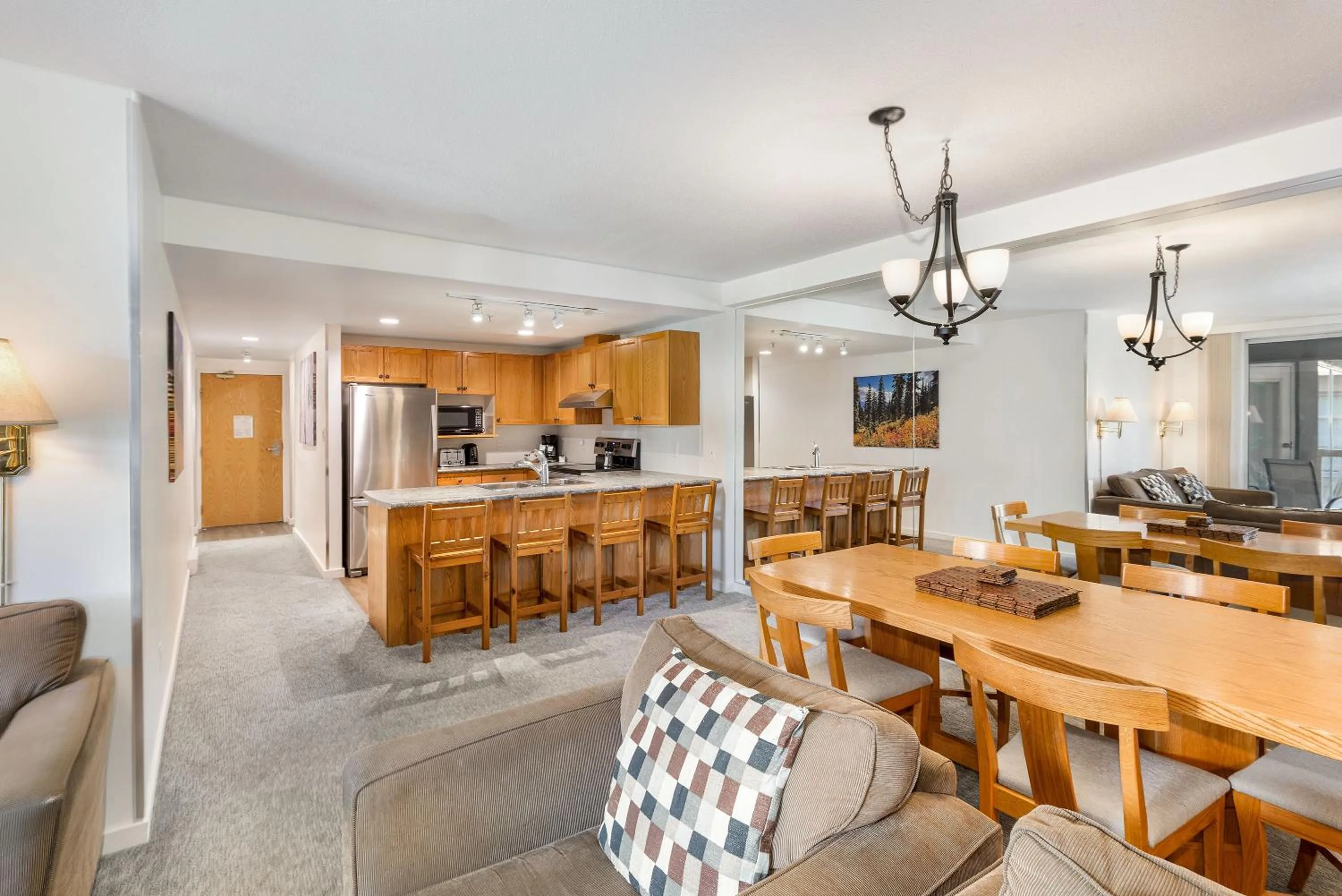 Dining area in The Woodrun Lodge by Whiski Jack