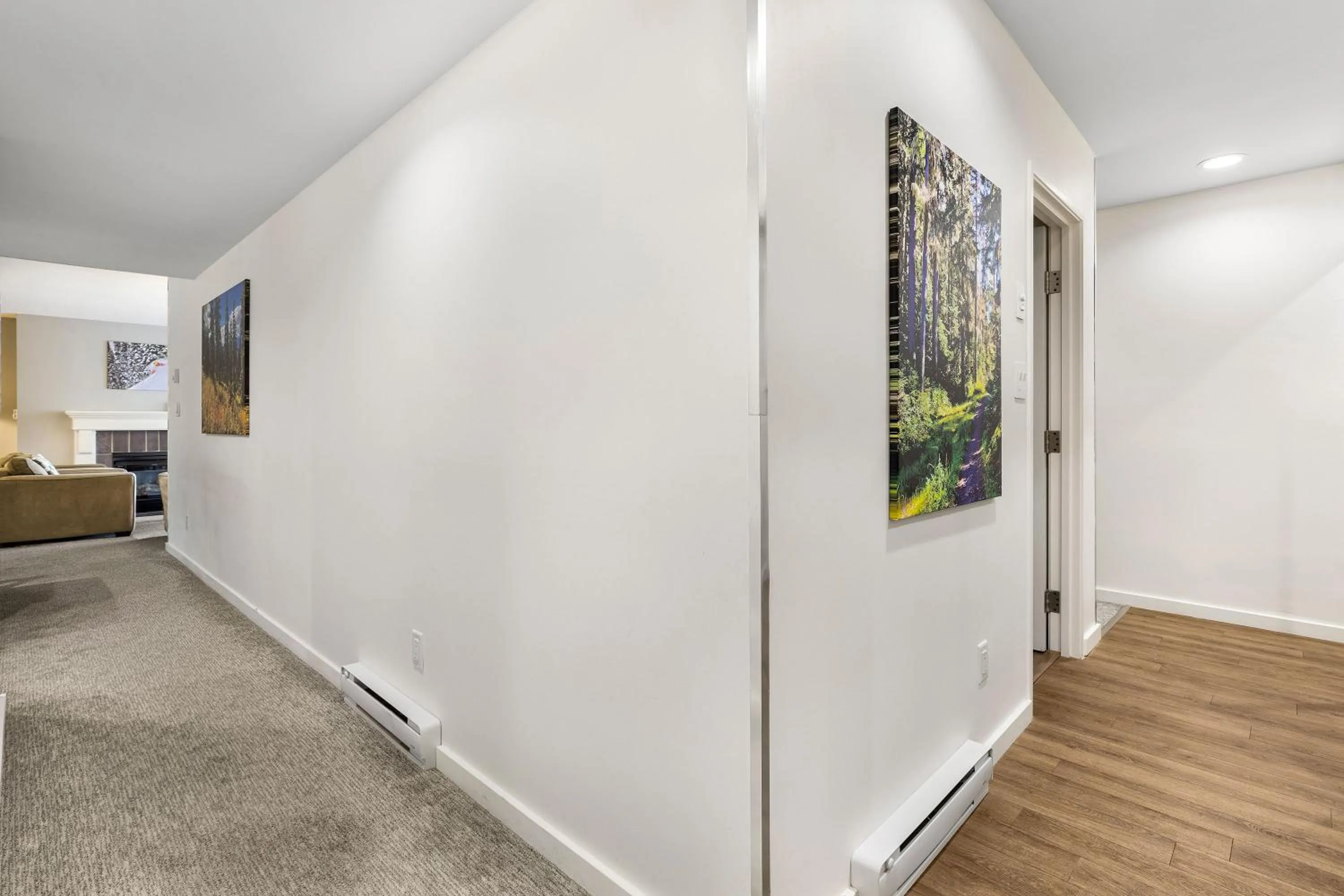 Facade/entrance in The Woodrun Lodge by Whiski Jack