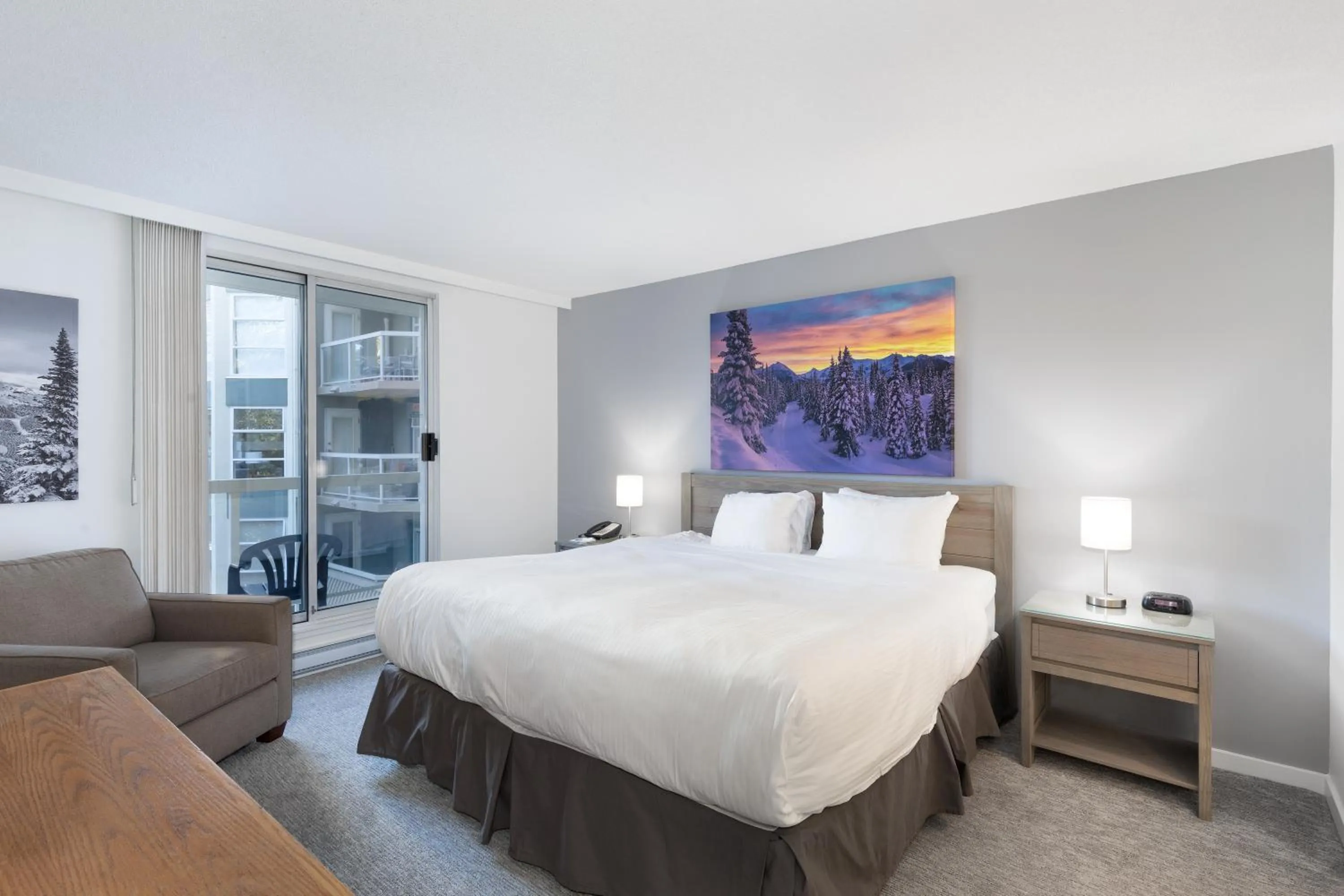 Bedroom, Bed in The Woodrun Lodge by Whiski Jack