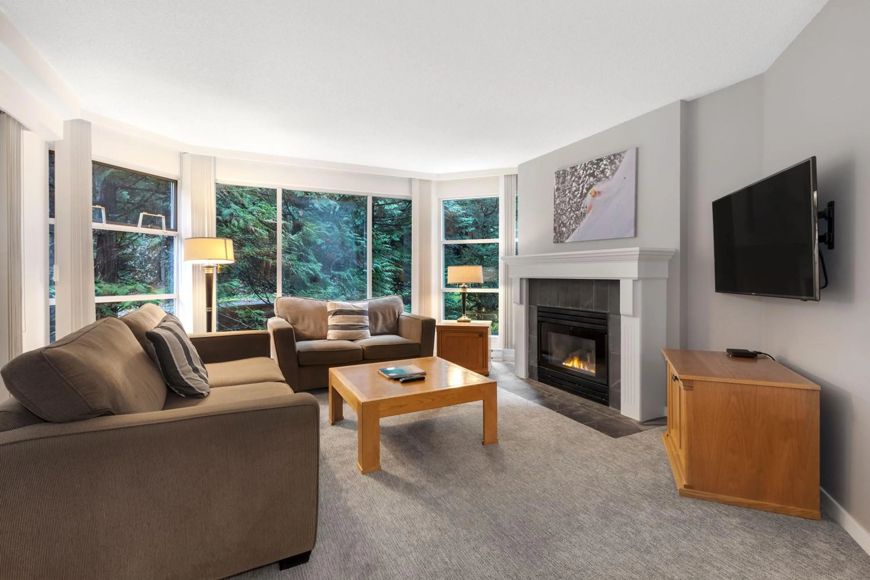 Living room in The Woodrun Lodge by Whiski Jack