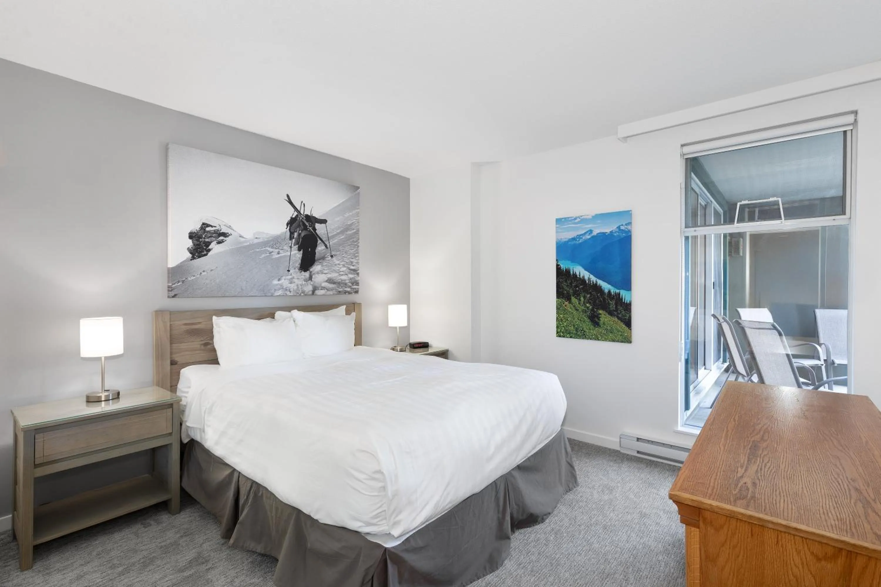 Bedroom, Bed in The Woodrun Lodge by Whiski Jack