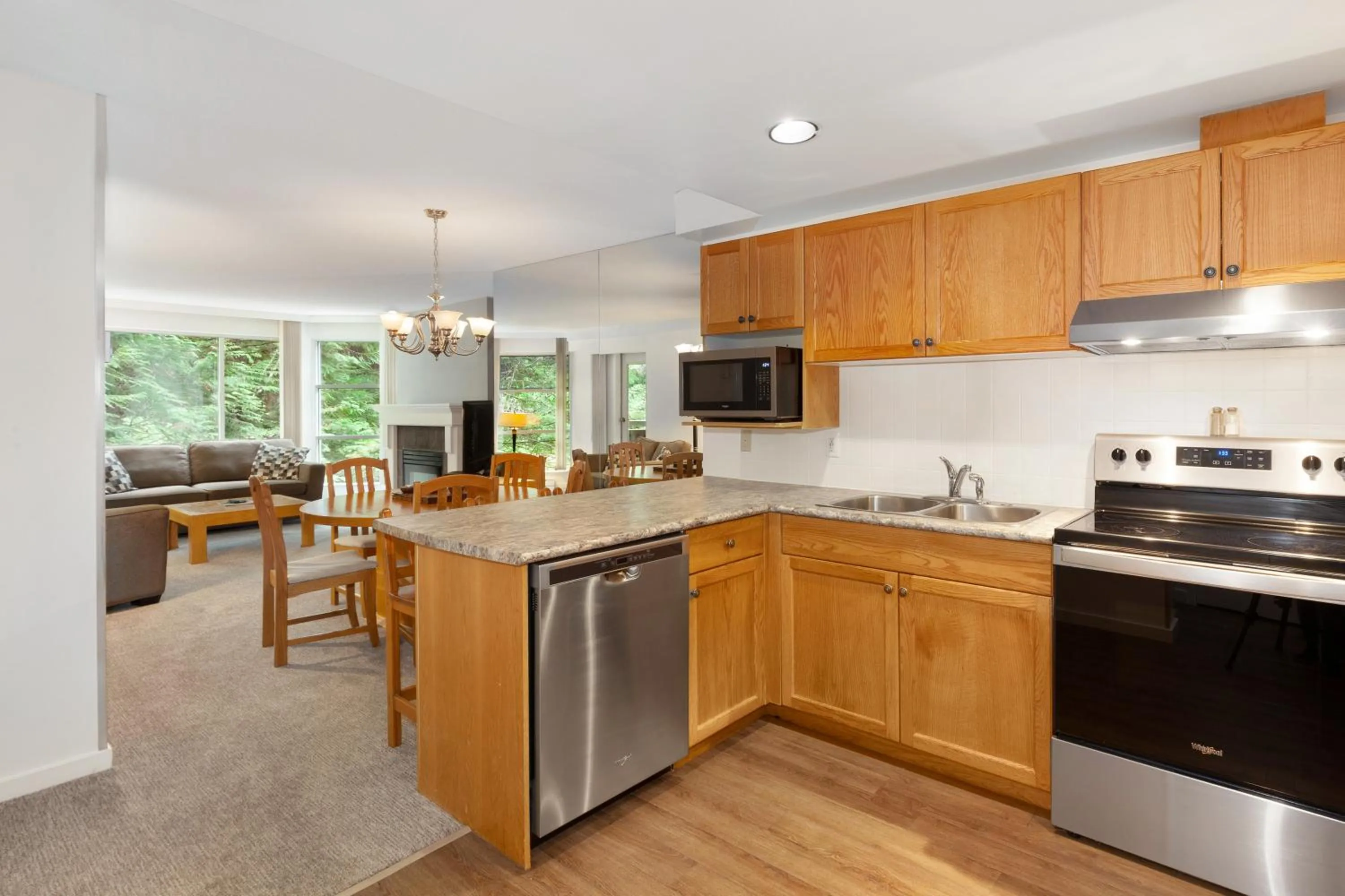 Kitchen or kitchenette in The Woodrun Lodge by Whiski Jack