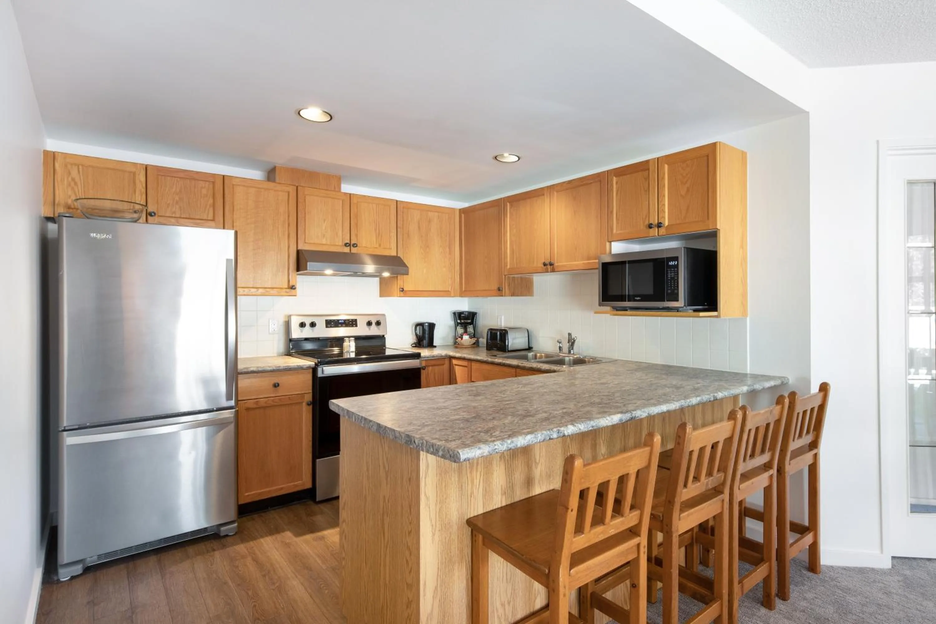Kitchen or kitchenette in The Woodrun Lodge by Whiski Jack