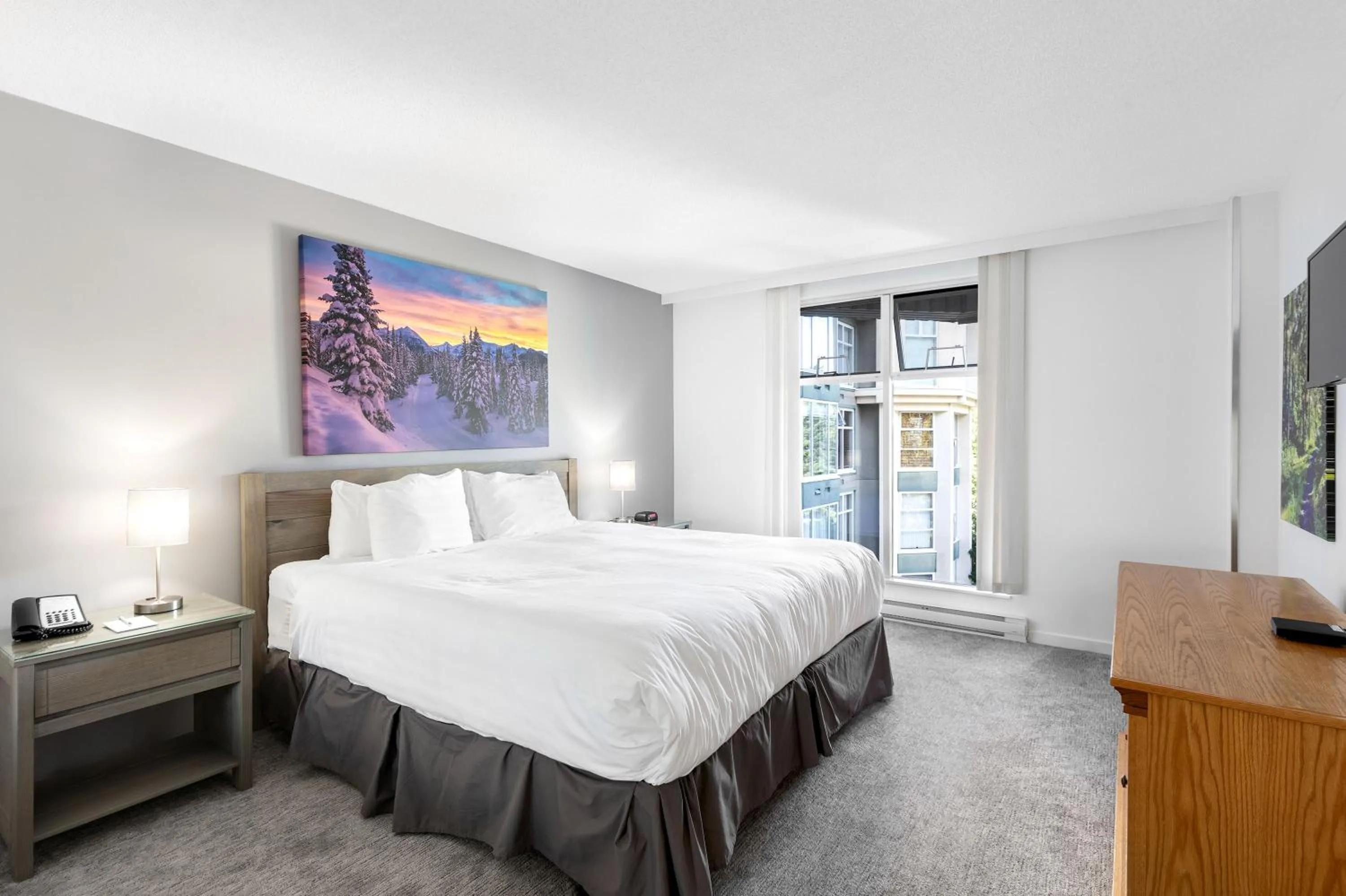 Bedroom, Bed in The Woodrun Lodge by Whiski Jack