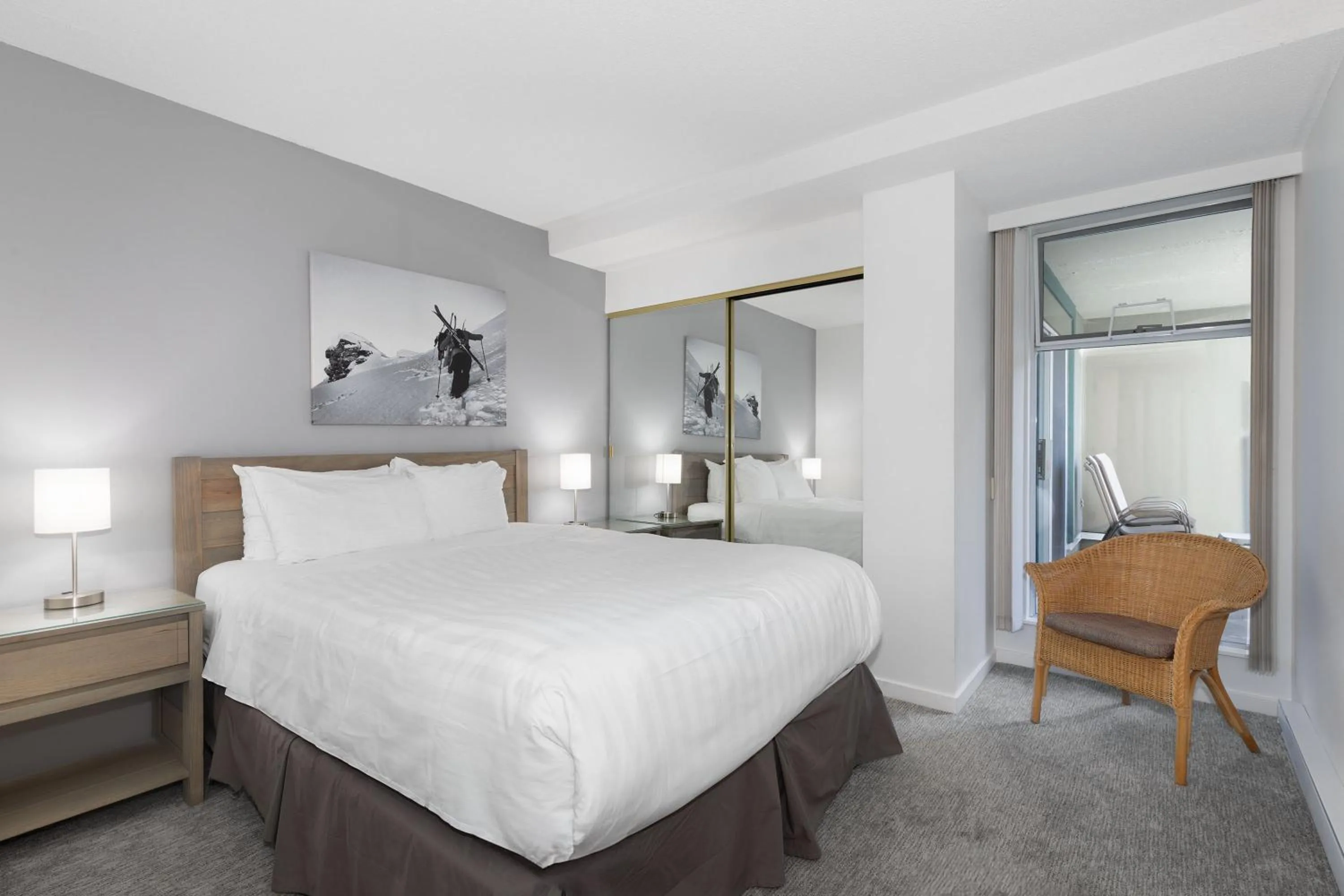 Bedroom, Bed in The Woodrun Lodge by Whiski Jack