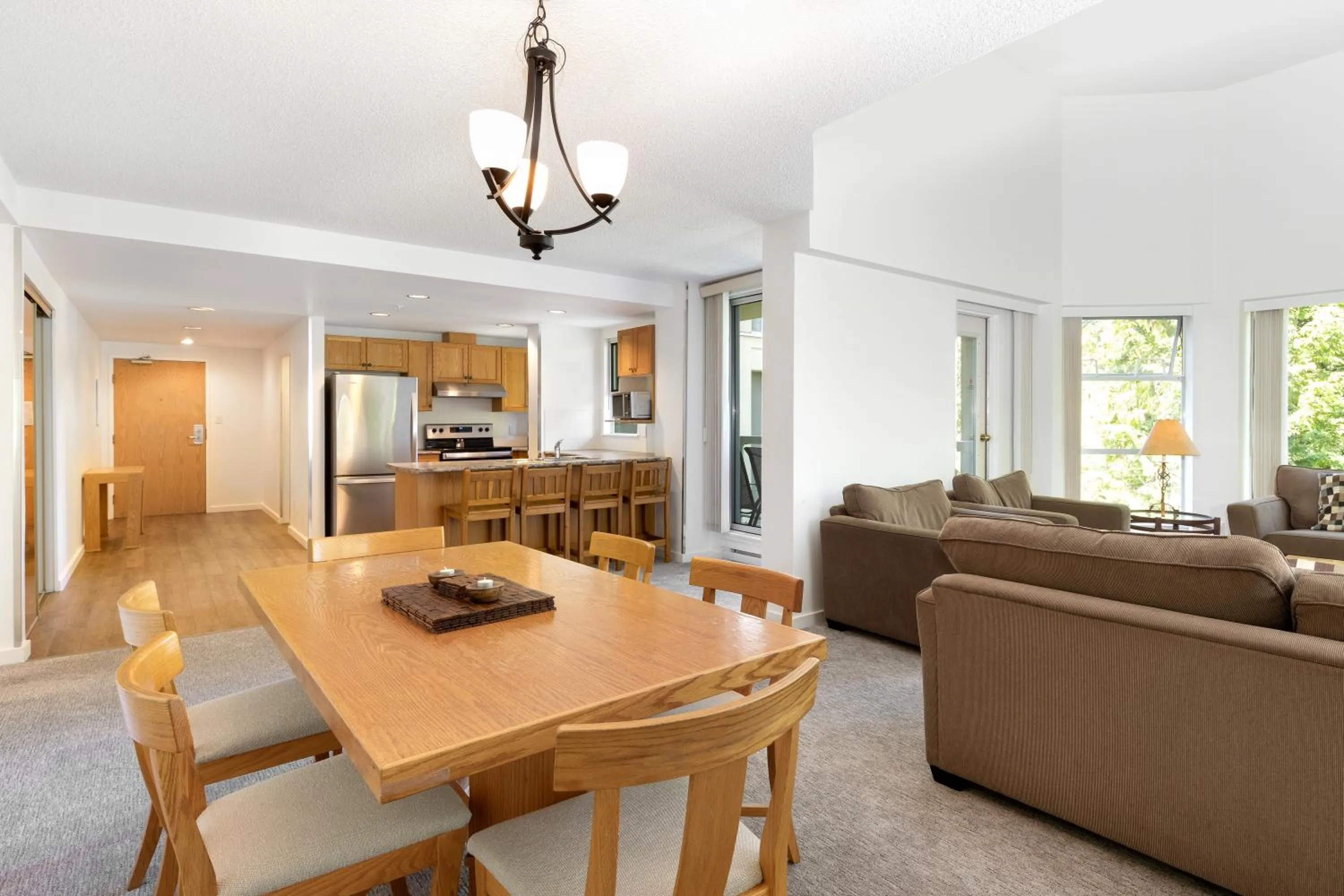 Dining area in The Woodrun Lodge by Whiski Jack