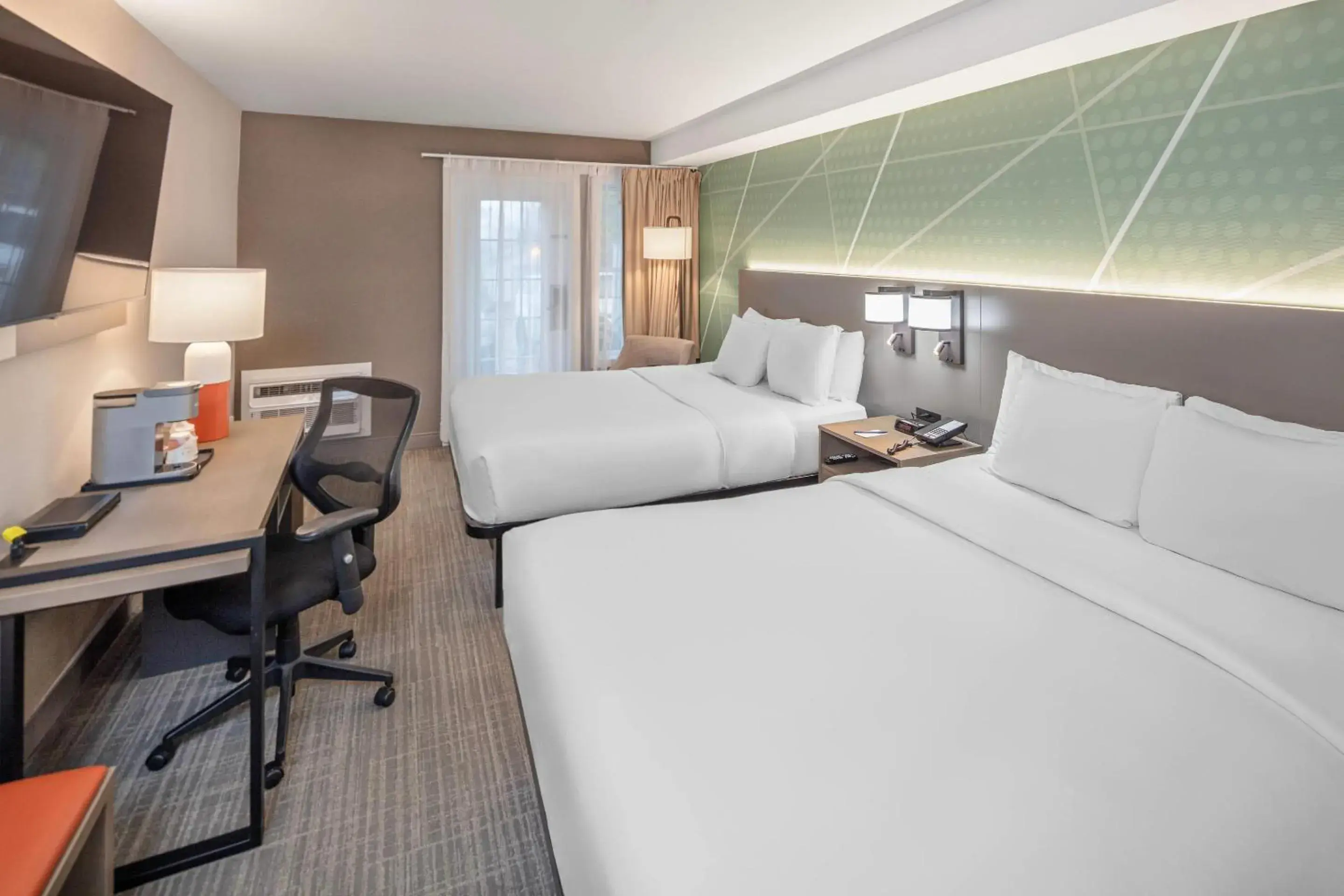 Bedroom, Bed in Comfort Inn Bedroom, Bed in Comfort Inn