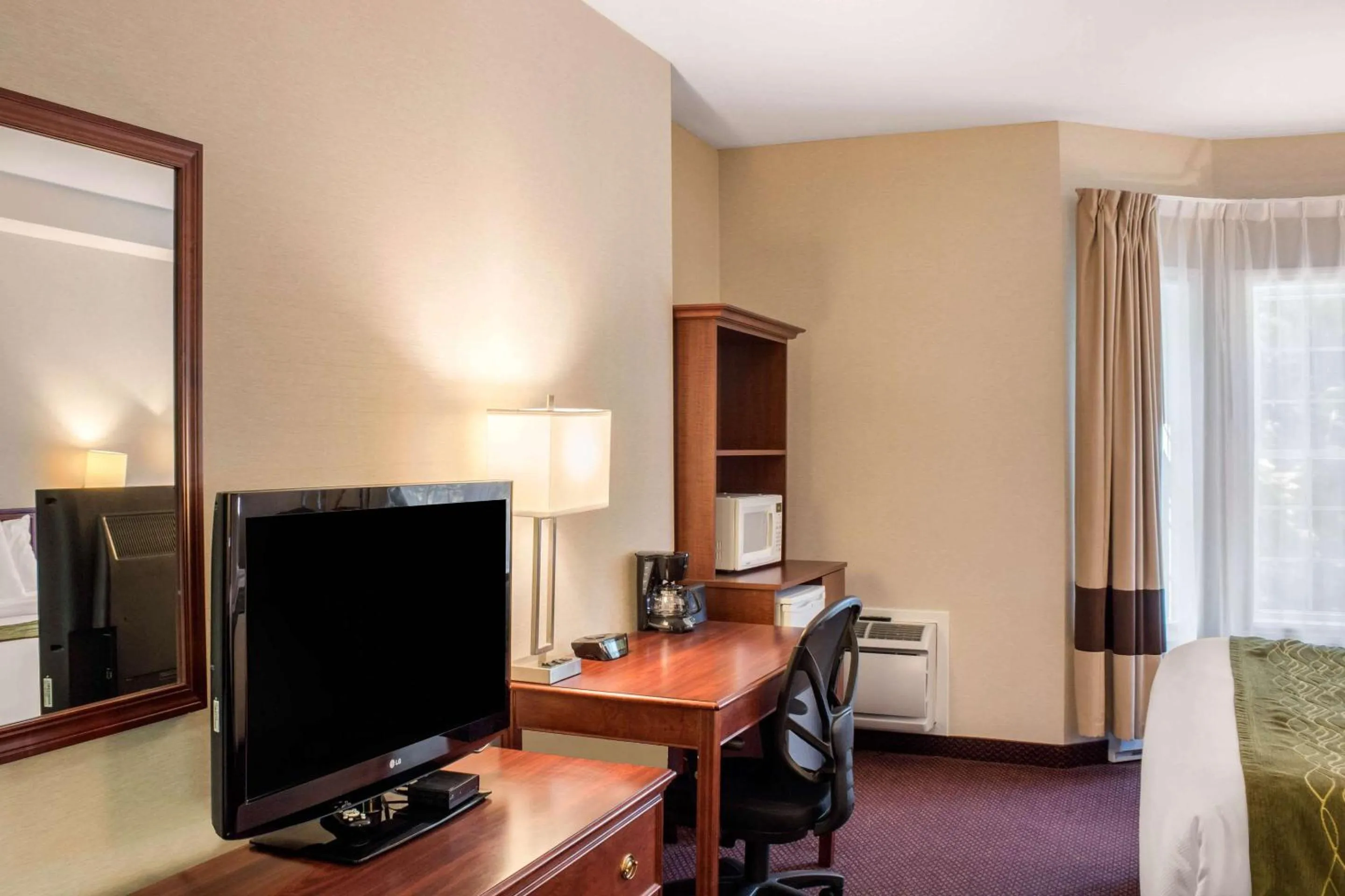 Bedroom, Bed in Comfort Inn