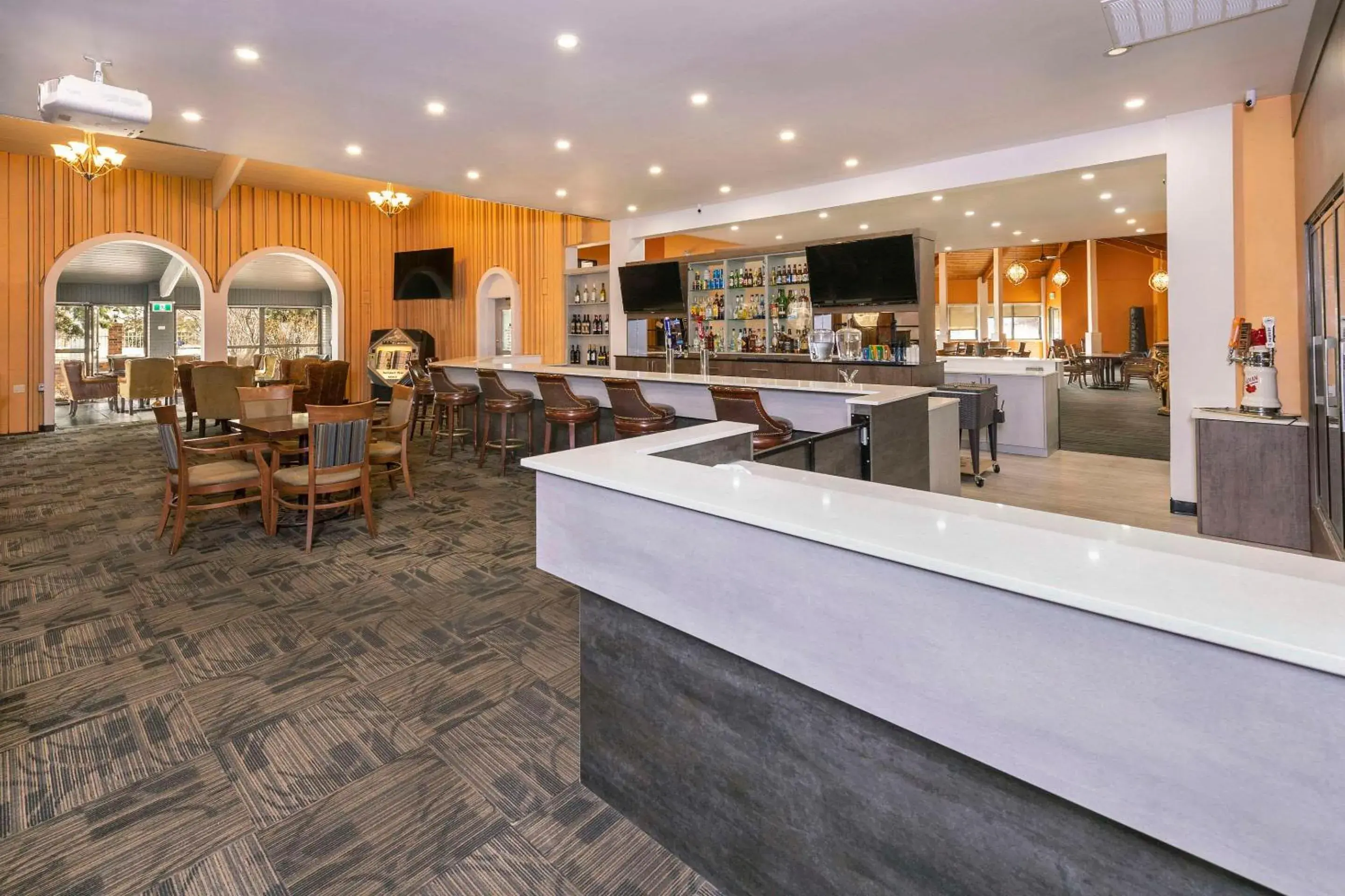 Restaurant/places to eat in Clarion Pointe Restaurant/places to eat in Clarion Pointe