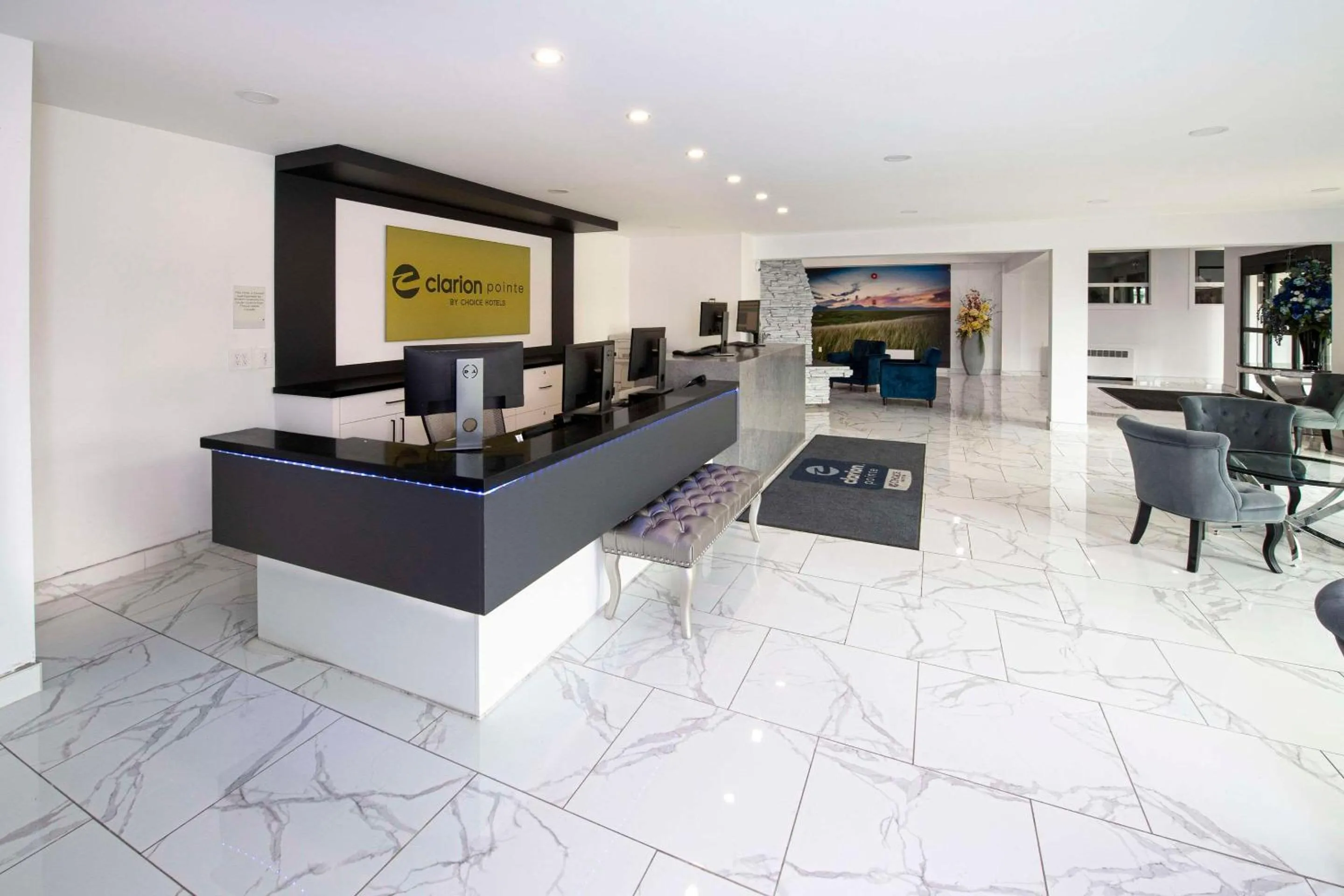 Lobby or reception in Clarion Pointe