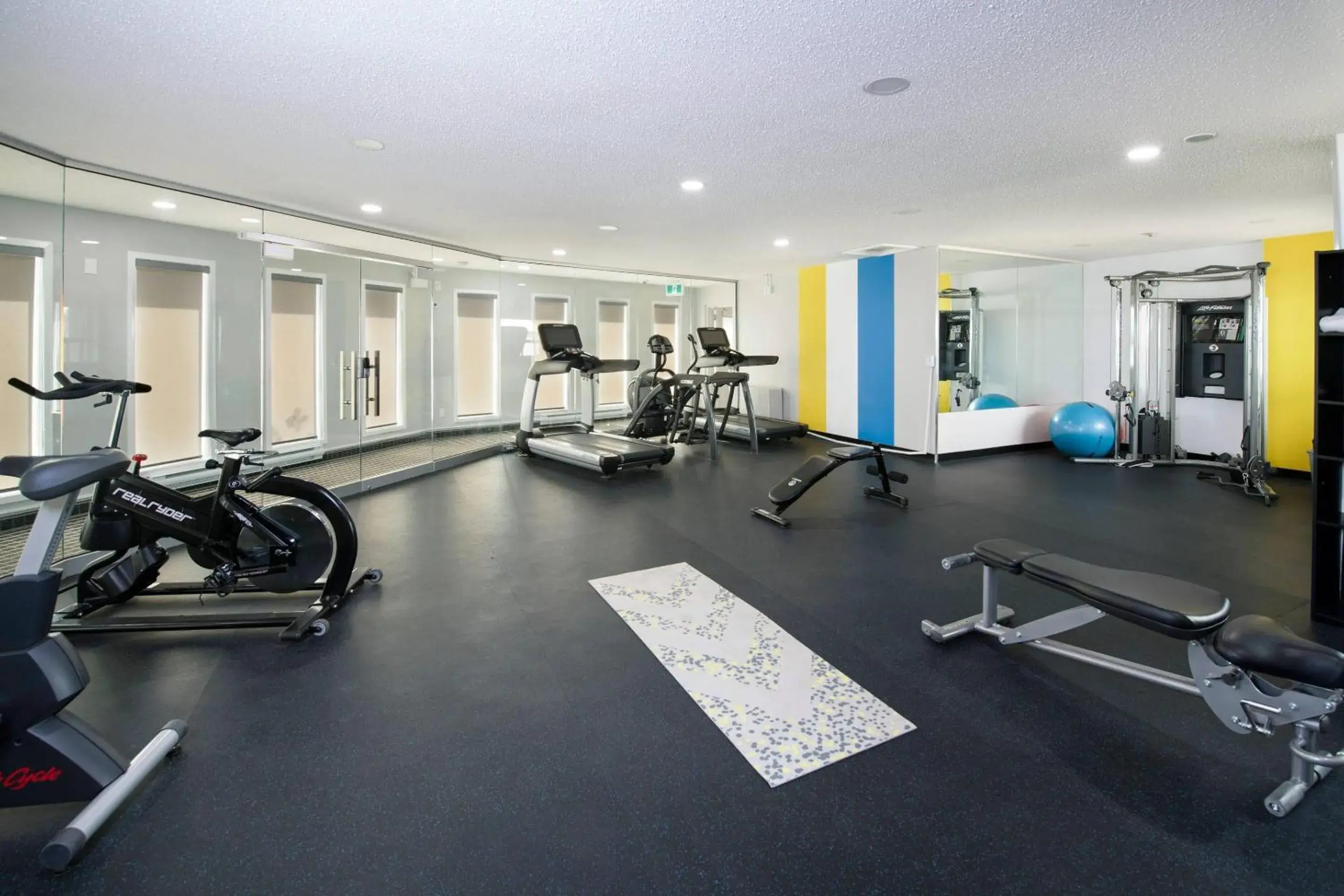 Fitness centre/facilities in Clarion Pointe Fitness centre/facilities in Clarion Pointe
