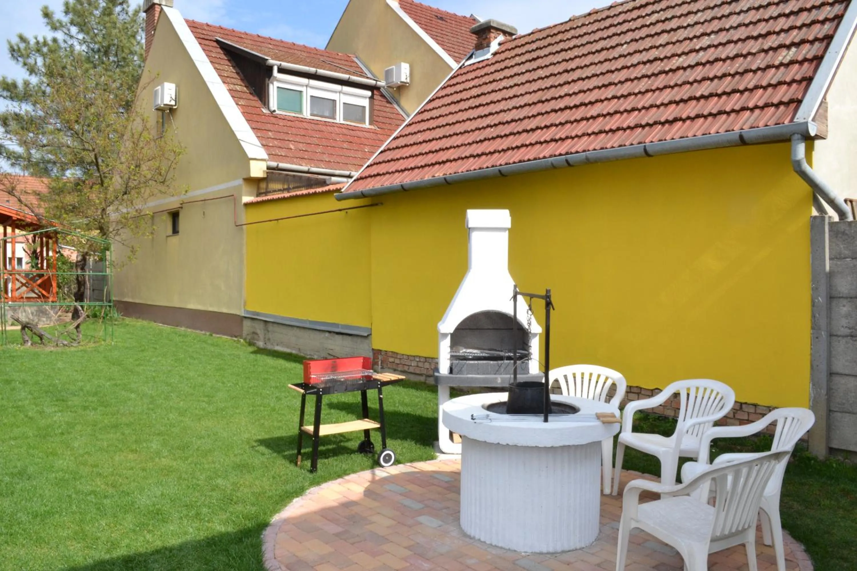 Liliom Apartman