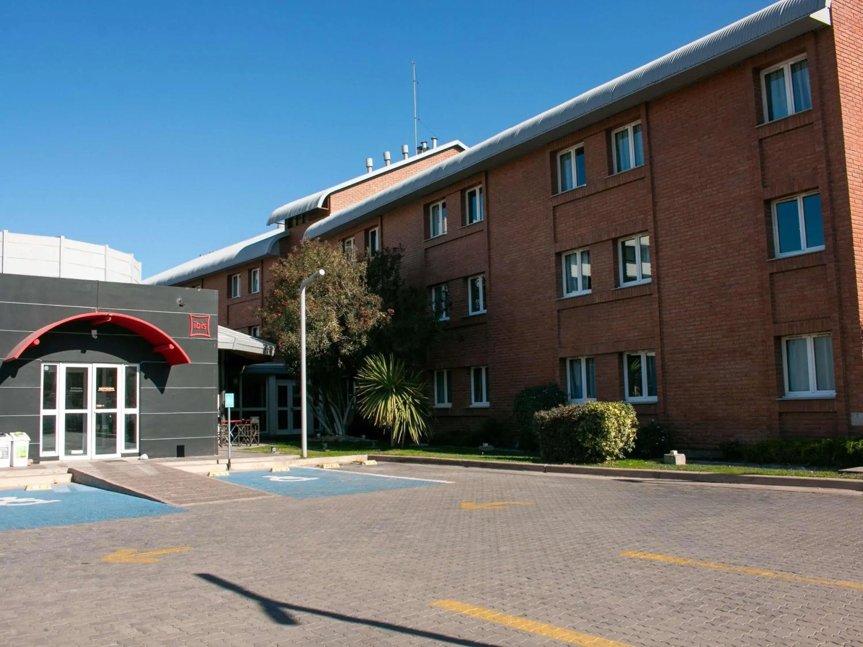 Property building in ibis Mendoza Property building in ibis Mendoza