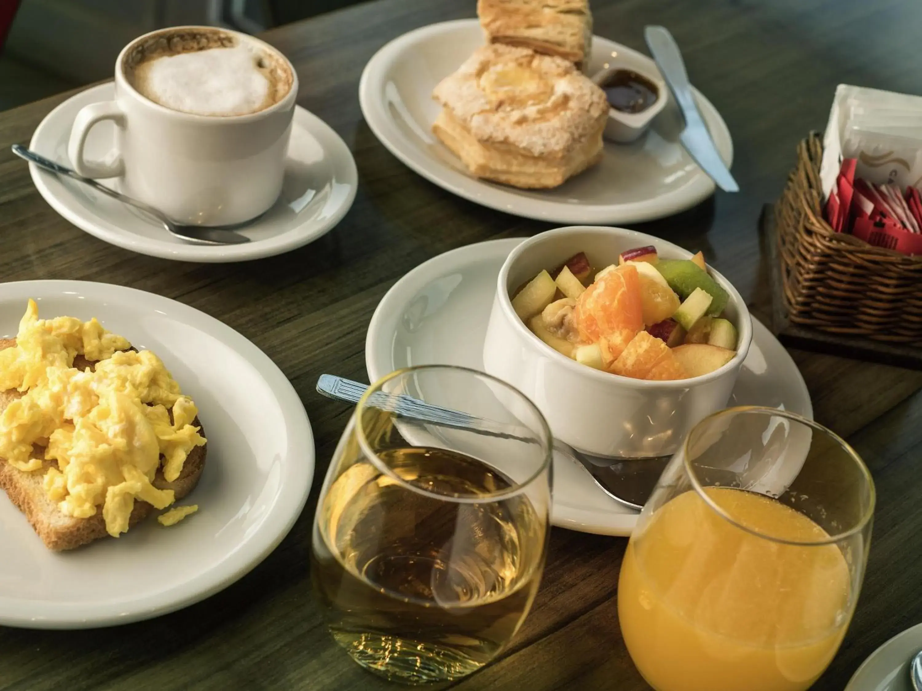 Restaurant/places to eat in ibis Mendoza Restaurant/places to eat in ibis Mendoza