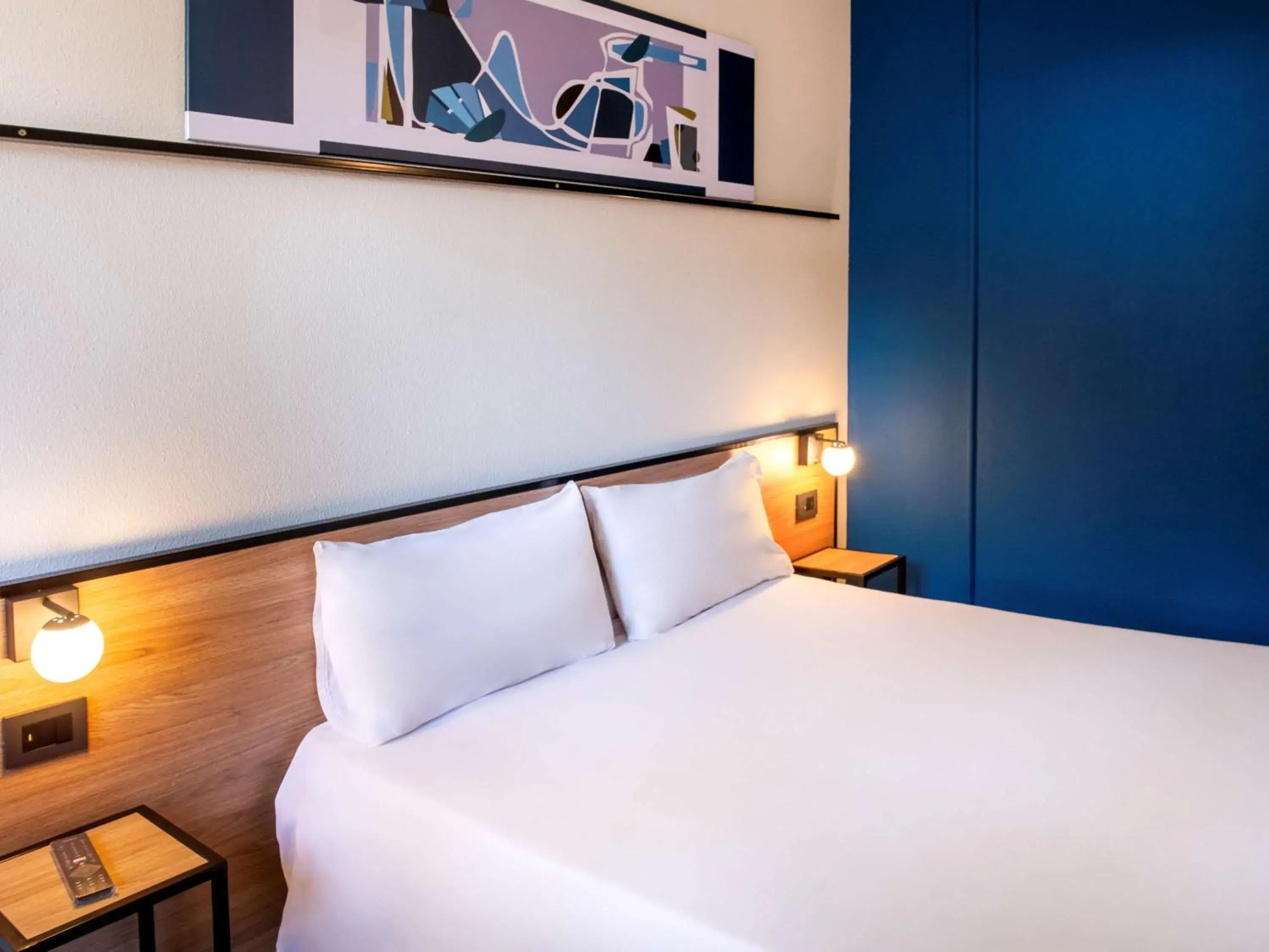 Photo of the whole room, Bed in ibis Mendoza Photo of the whole room, Bed in ibis Mendoza
