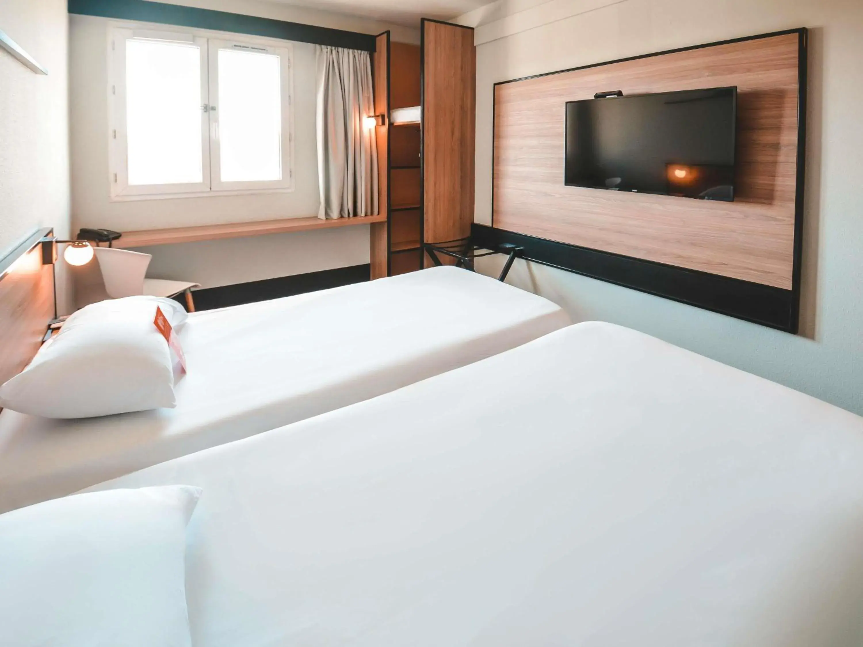 Bedroom, Bed in ibis Mendoza Bedroom, Bed in ibis Mendoza