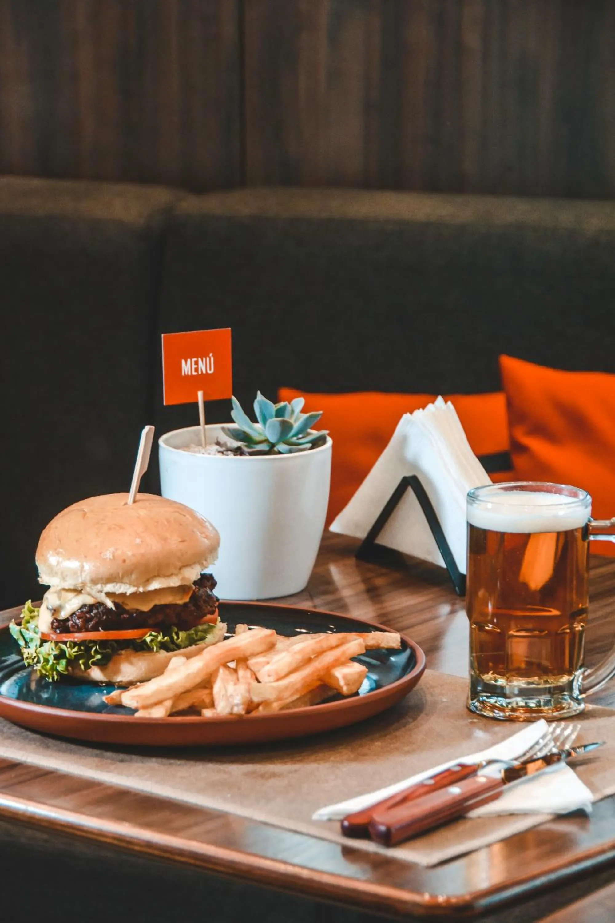 Restaurant/places to eat in ibis Mendoza