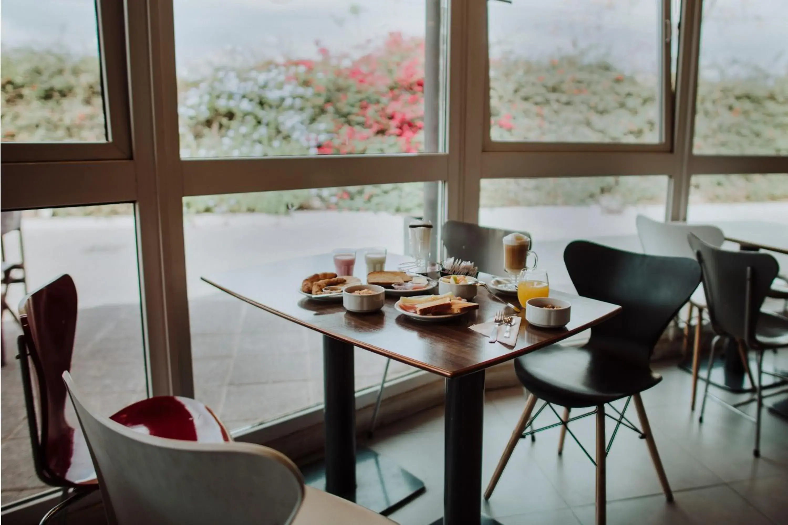 Restaurant/places to eat in ibis Mendoza Restaurant/places to eat in ibis Mendoza