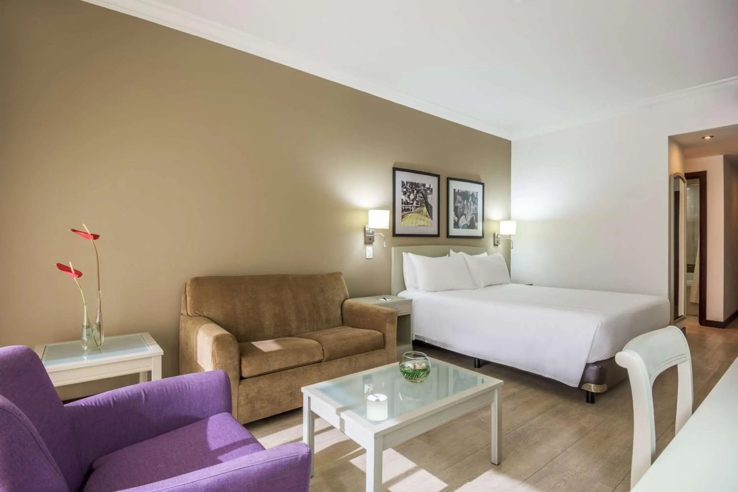 Bedroom, Bed in NH Cali Royal Bedroom, Bed in NH Cali Royal